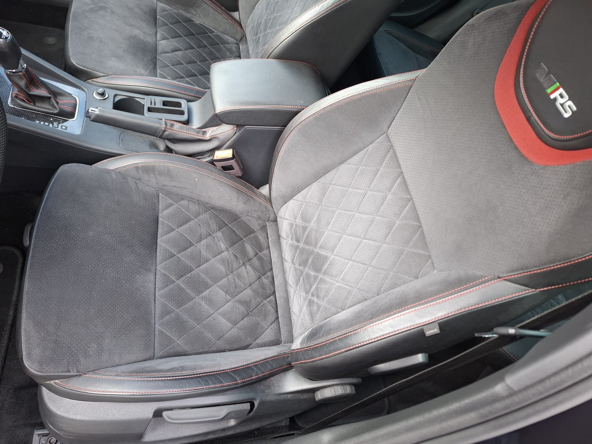 SKODA Octavia Combi 2.0 TDI RS 4x4 DSG-image-9