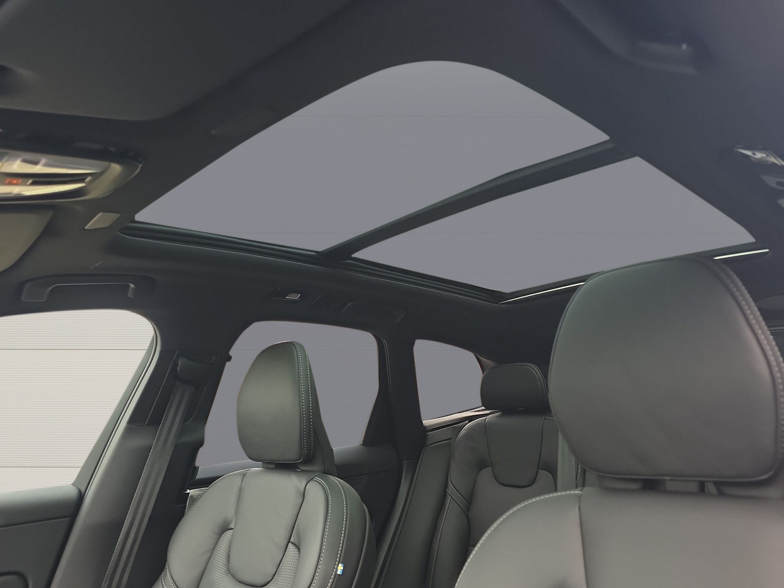 VOLVO XC60 2.0 T8 TE Black Edition eAWD-image-13