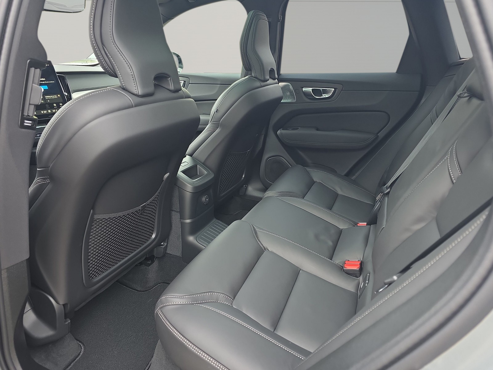 VOLVO XC60 2.0 T8 TE Black Edition eAWD-image-14