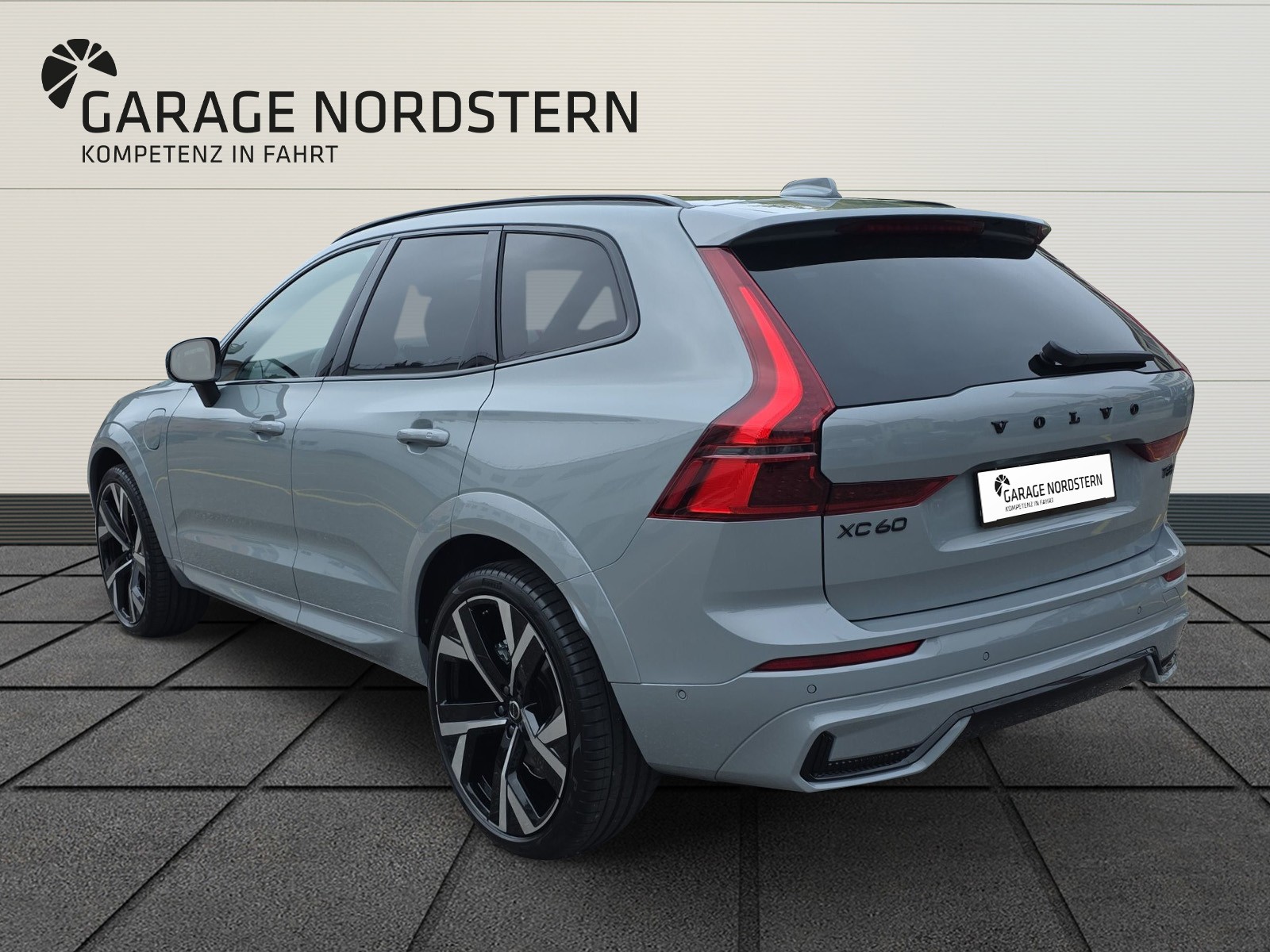 VOLVO XC60 2.0 T8 TE Black Edition eAWD-image-2