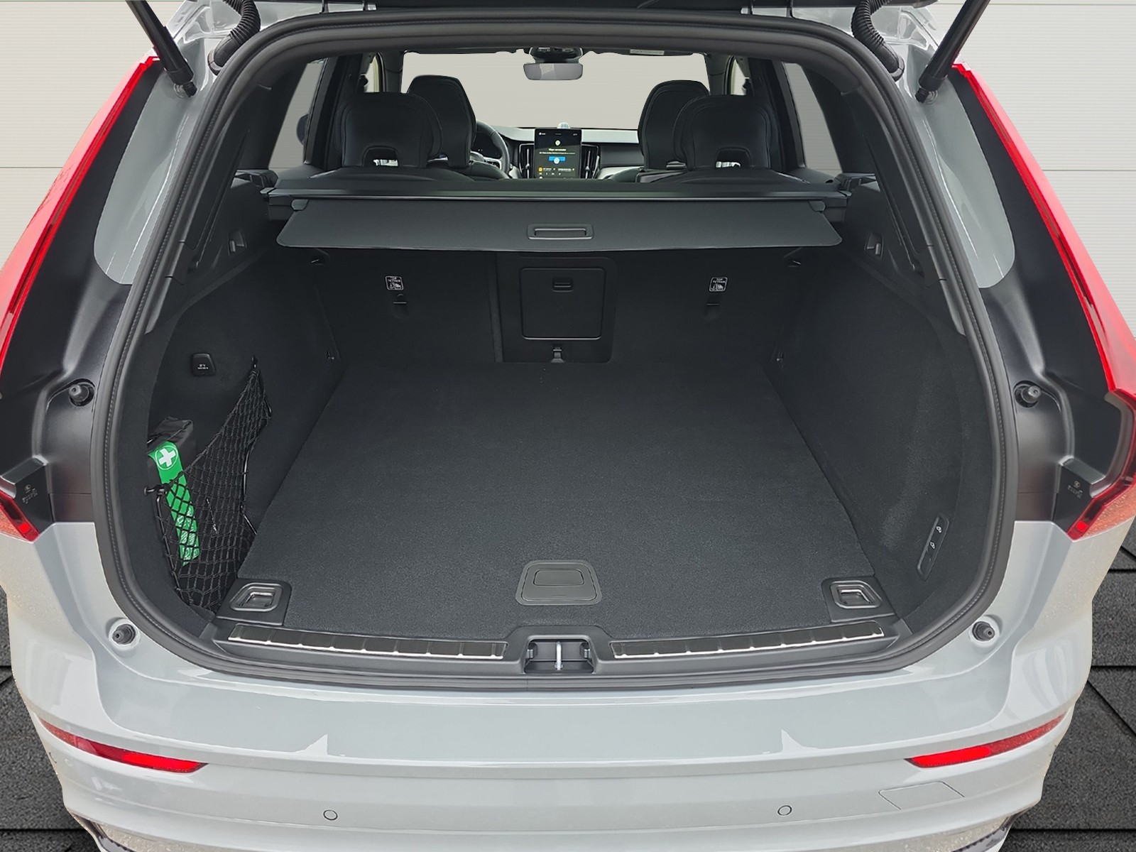 VOLVO XC60 2.0 T8 TE Black Edition eAWD-image-15
