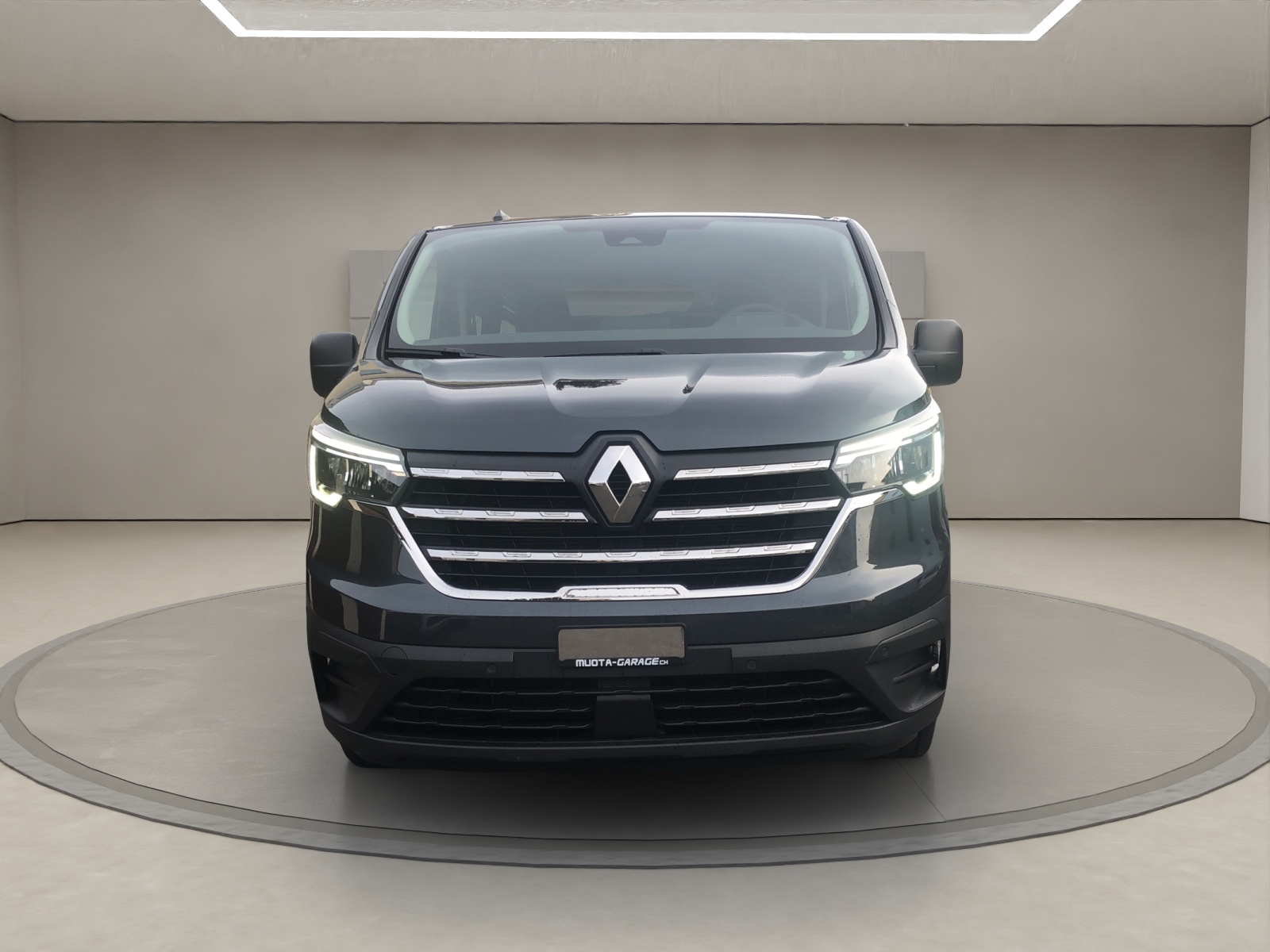 RENAULT Trafic Grand Passenger 2.0 dCi Blue 150 evolution-showroom-element-1