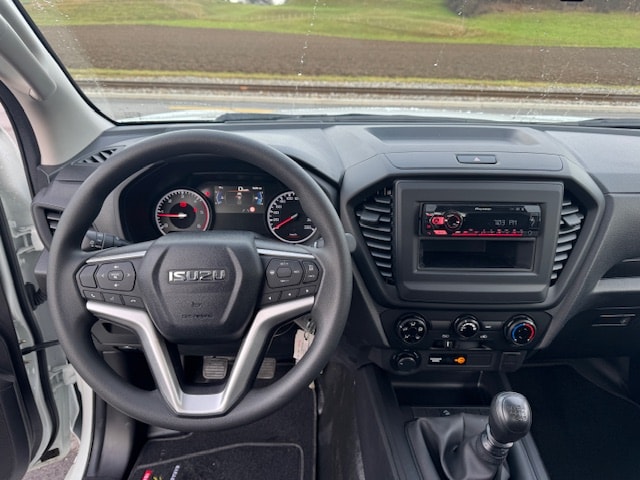 ISUZU BTFS 4x4 3.5 t Anhängelast-image-9