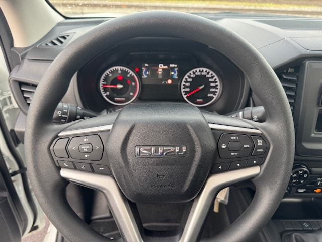 ISUZU BTFS 4x4 3.5 t Anhängelast-image-11