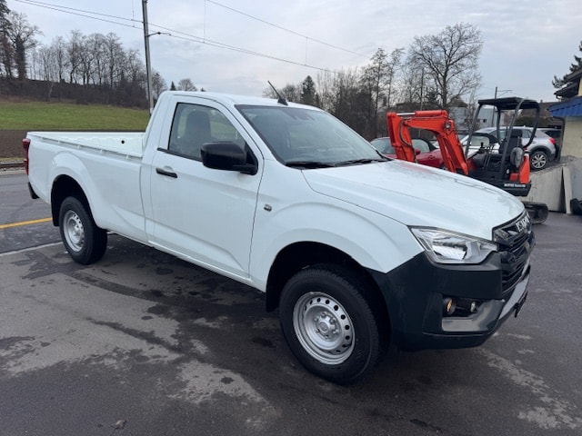 ISUZU BTFS 4x4 3.5 t Anhängelast-image-1