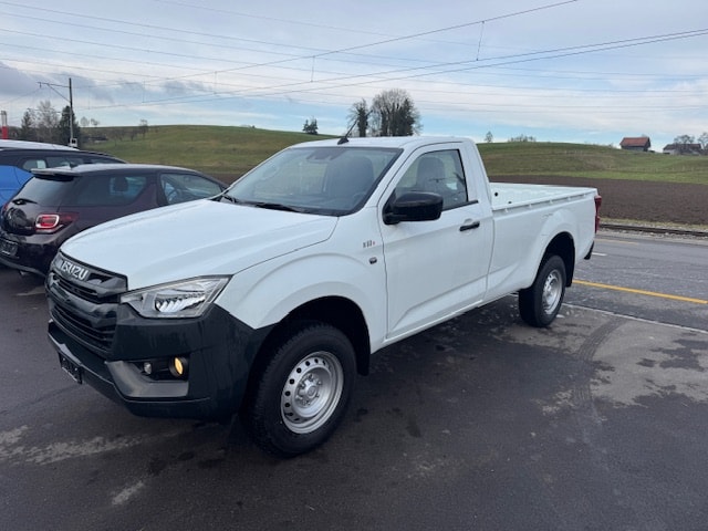 ISUZU BTFS 4x4 3.5 t Anhängelast