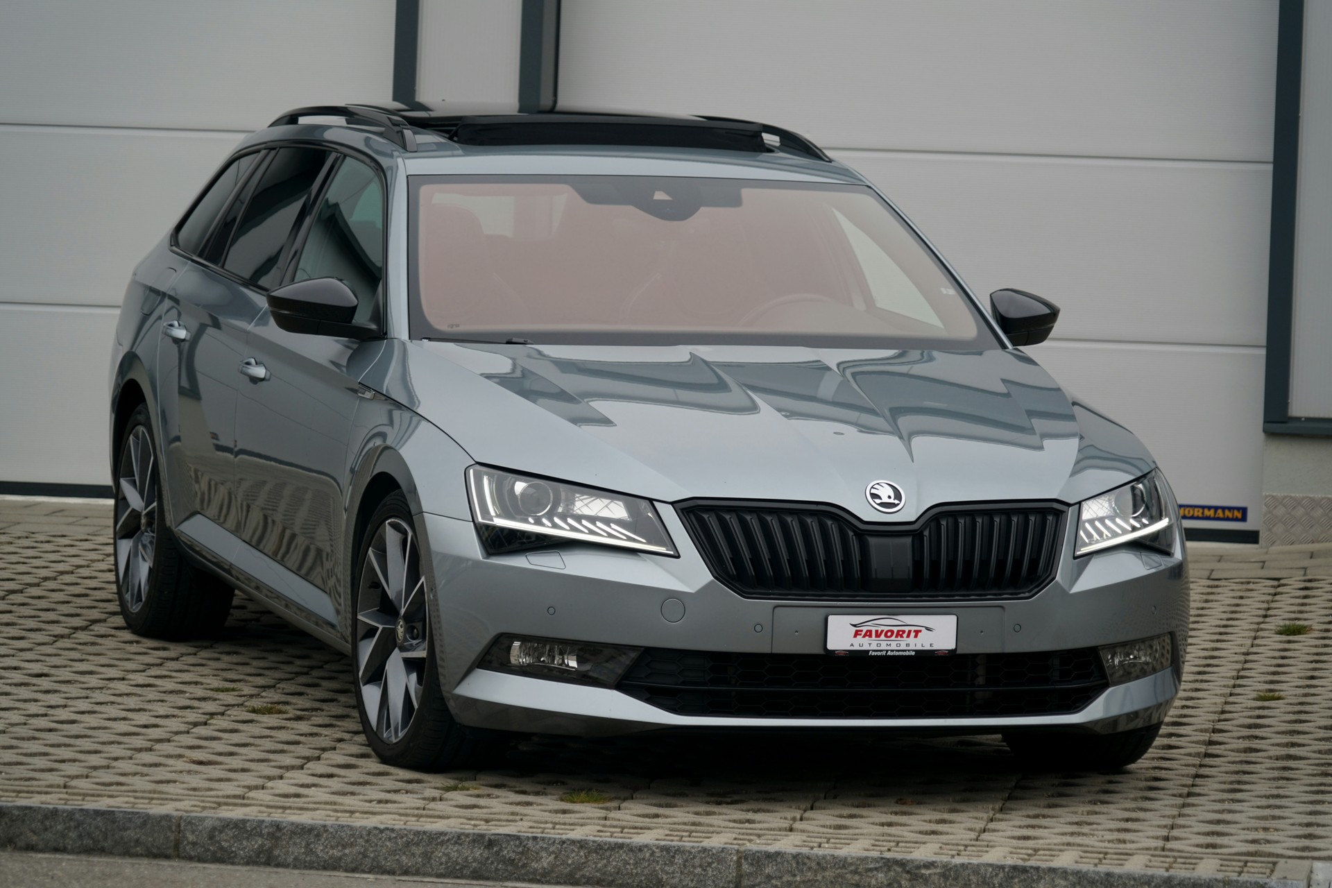 SKODA Superb Combi 2.0 TSI 336 PS Sport Line DSG 4x4 (CH)-image-1