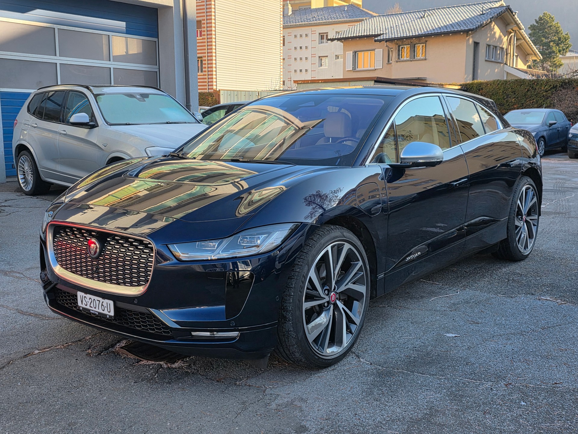JAGUAR I-Pace EV400 HSE AWD-image-0