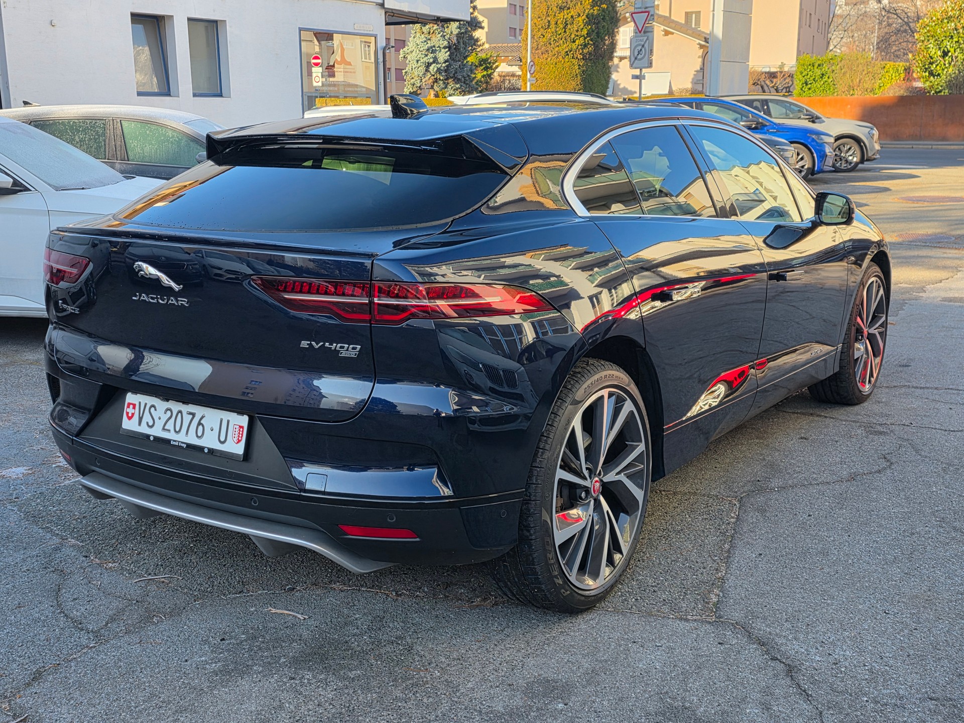 JAGUAR I-Pace EV400 HSE AWD-image-2