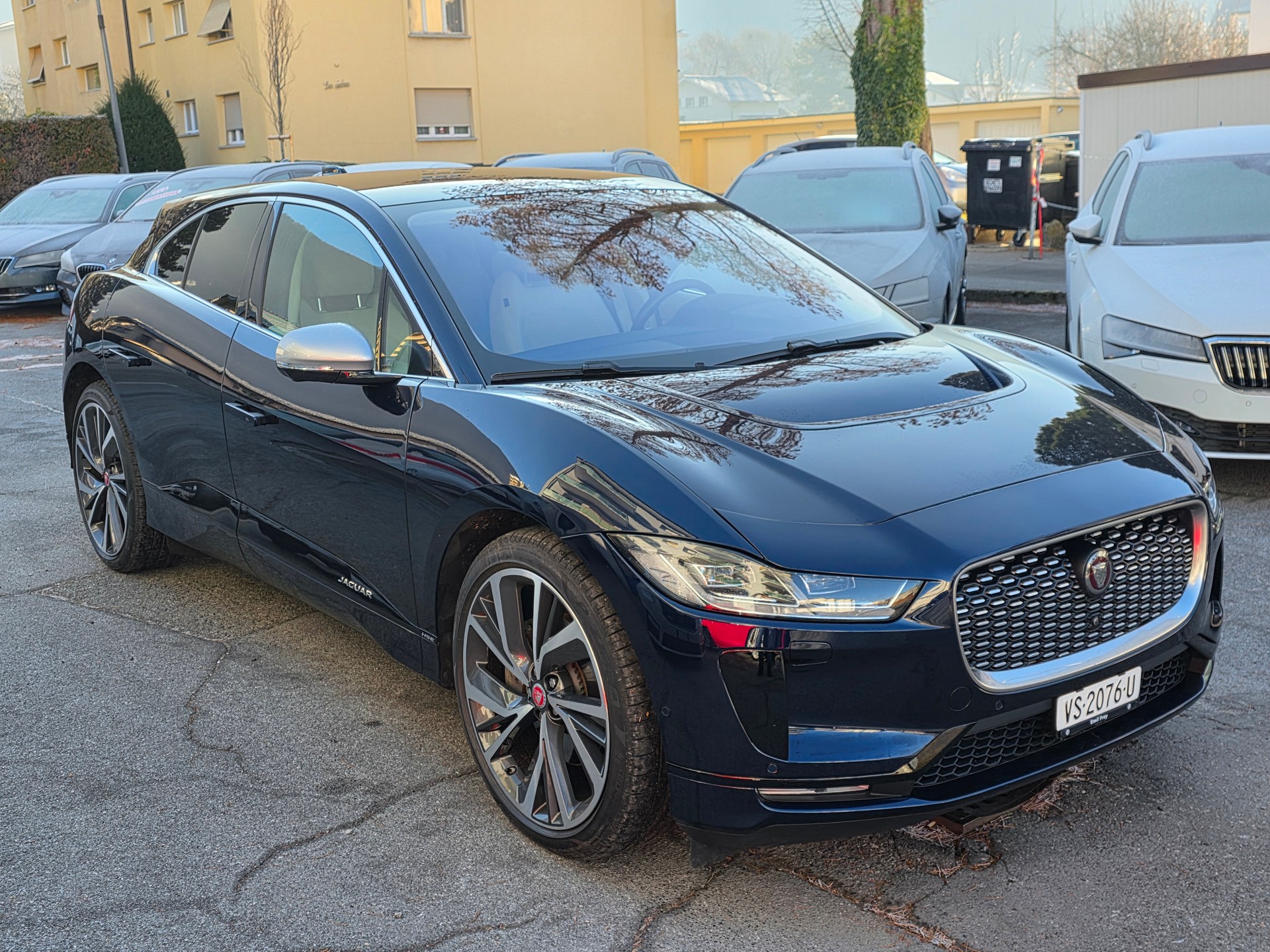 JAGUAR I-Pace EV400 HSE AWD-image-3