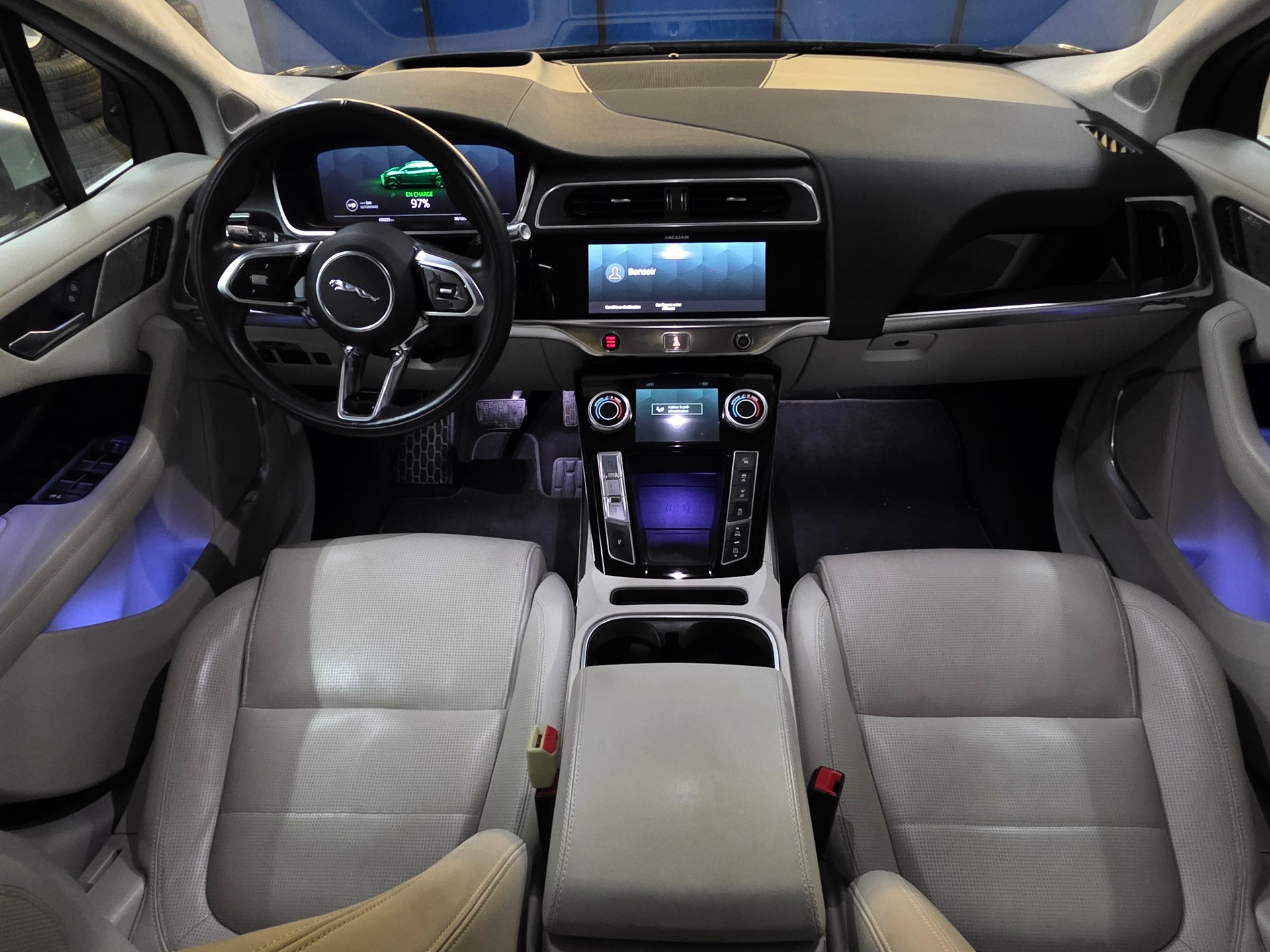 JAGUAR I-Pace EV400 HSE AWD-image-4