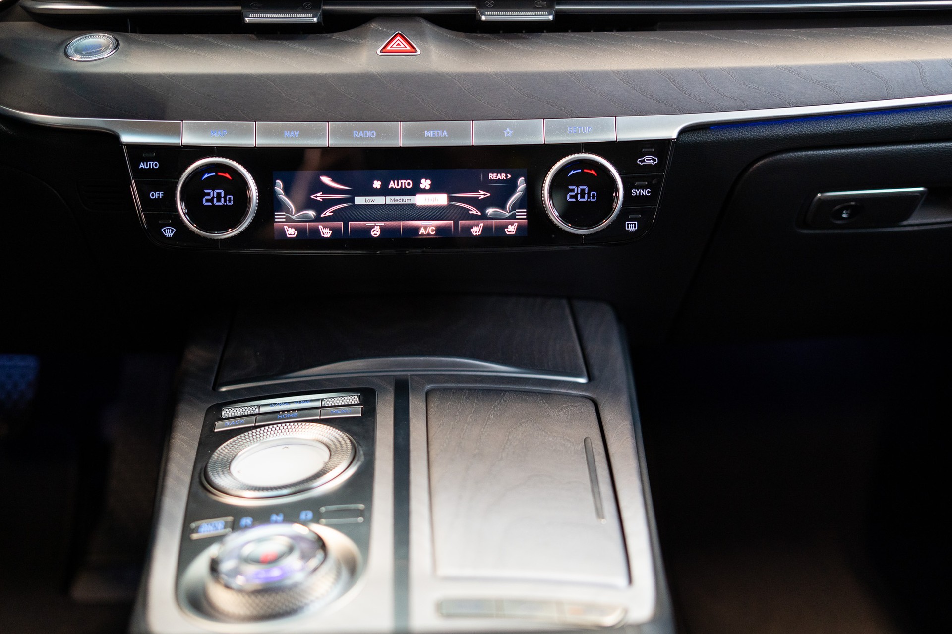 GENESIS G80 2.5TTGDI Luxury AT8 AWD / Executive Paket / Technikpaket / Lexicon Audio-image-21