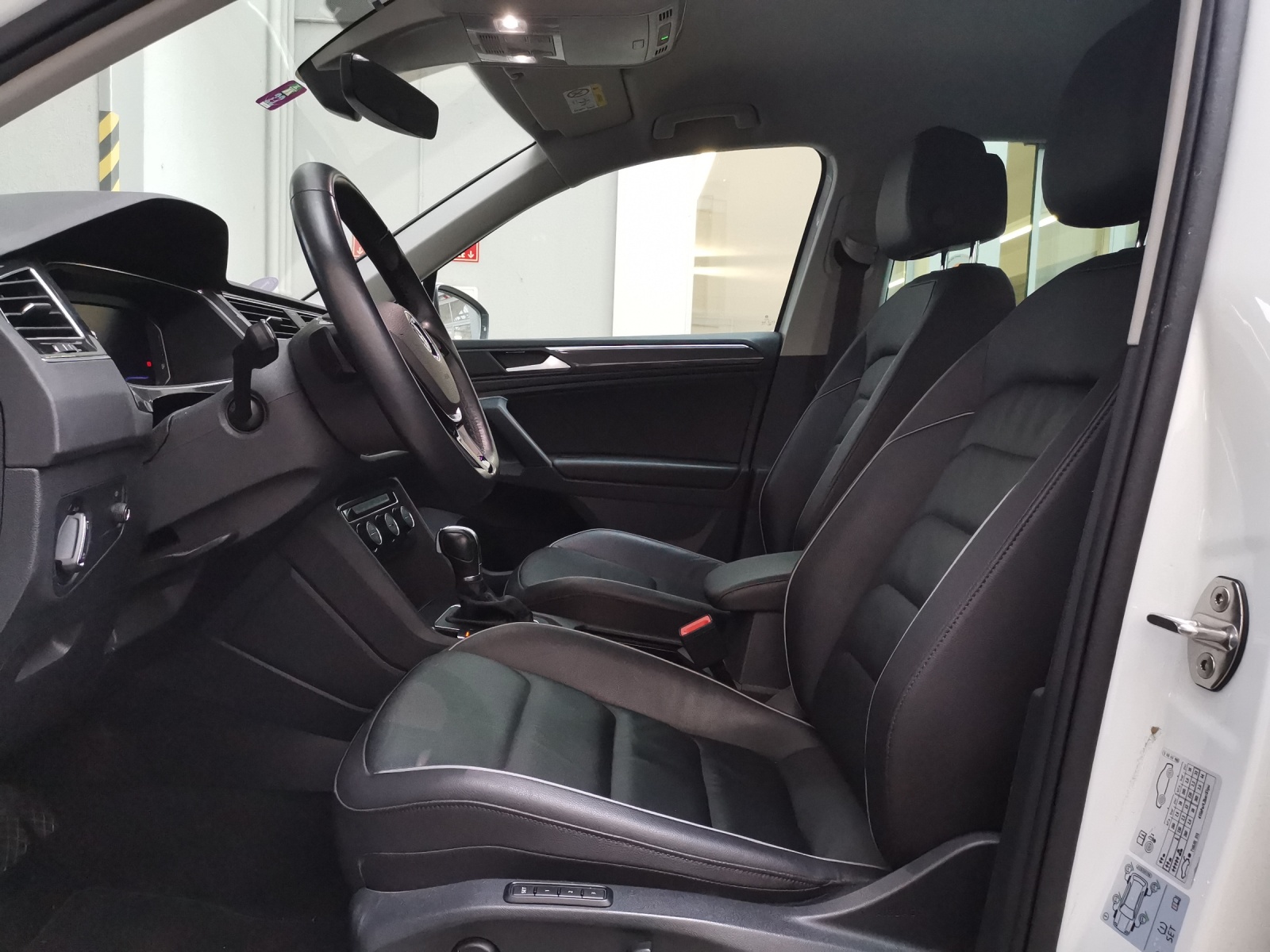 VW Tiguan 2.0TSI Highline 4Motion DSG-image-4