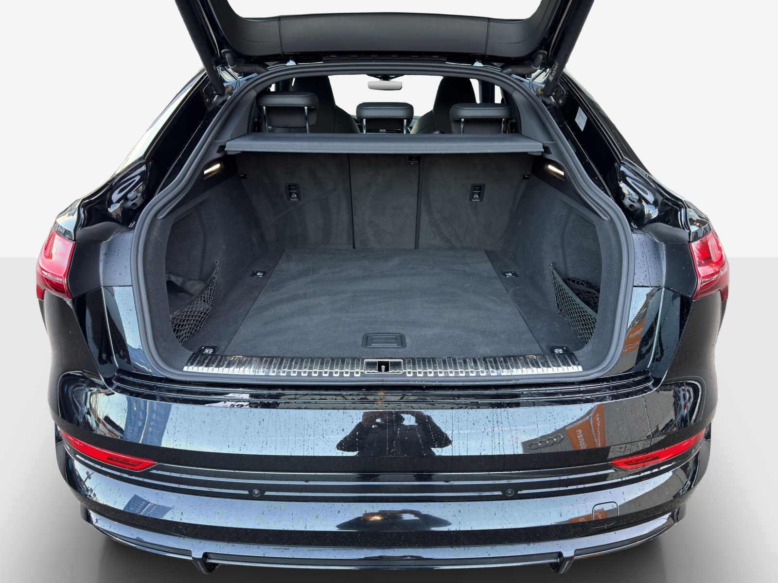 AUDI e-tron S Sportback quattro-image-13