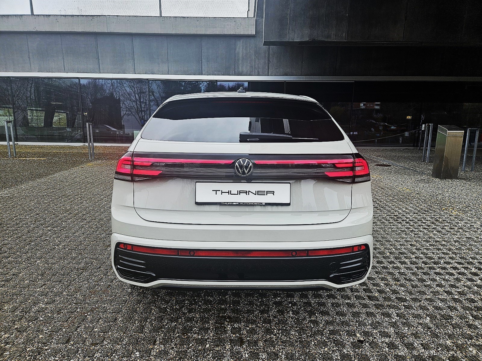 VW Taigo 1.5 TSI R-Line 18 Zoll / DSG / IQ Matrix / PANO / KAMERA / LED / VW Service NEU-image-7