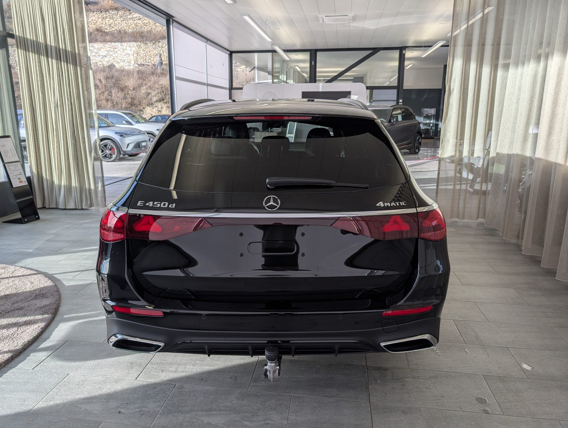 MERCEDES-BENZ E 450 d T 4Matic 9G-Tronic-showroom-element-3