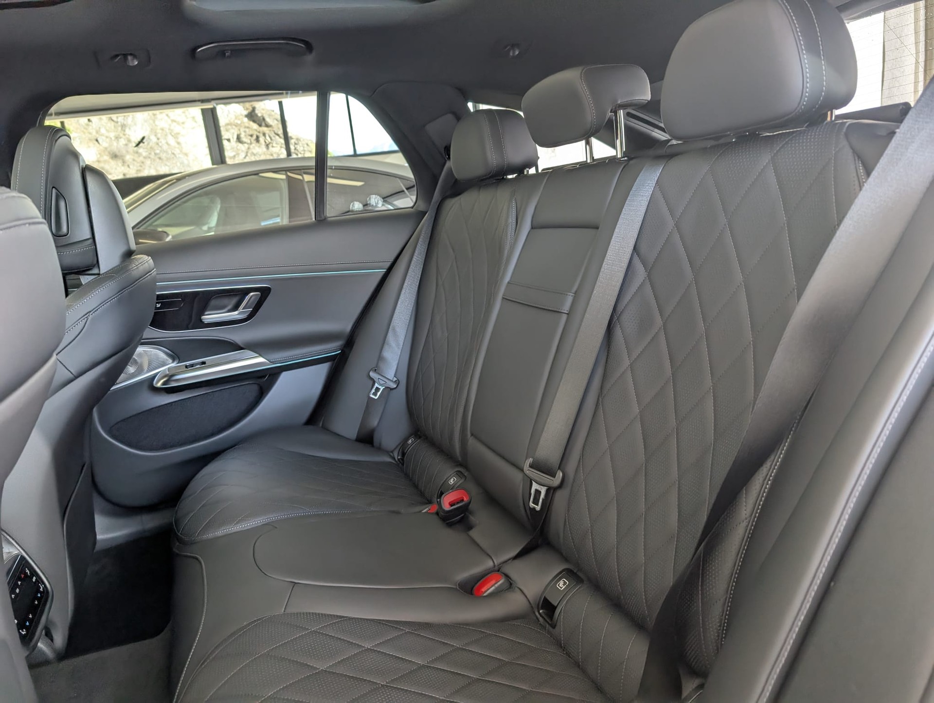 MERCEDES-BENZ E 450 d T 4Matic 9G-Tronic-image-19