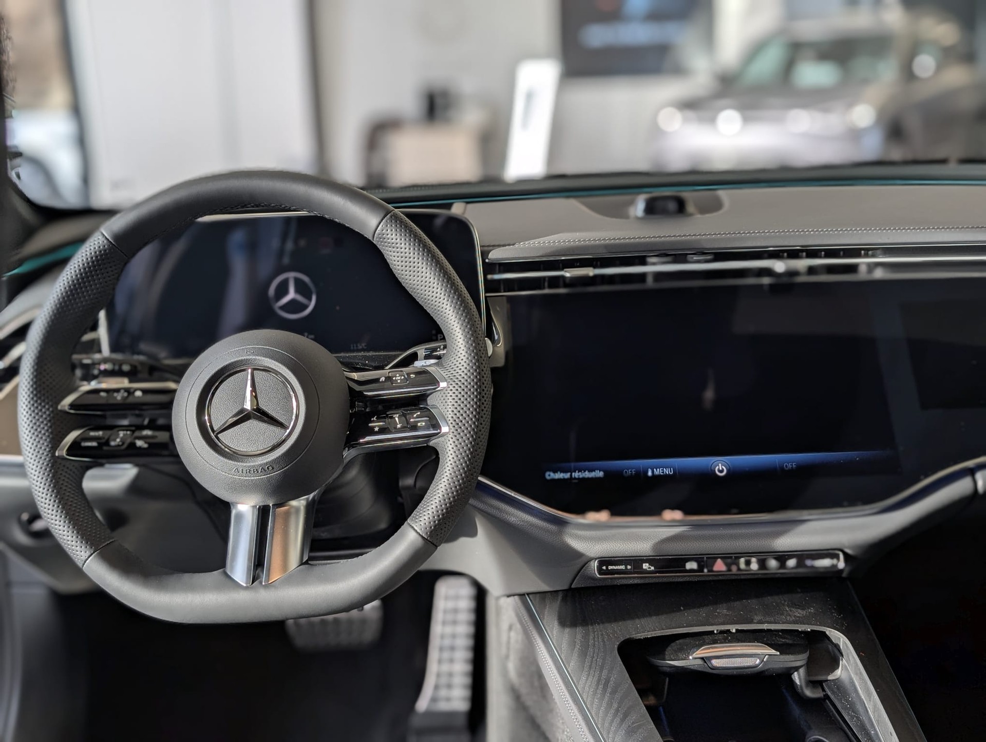 MERCEDES-BENZ E 450 d T 4Matic 9G-Tronic-image-11