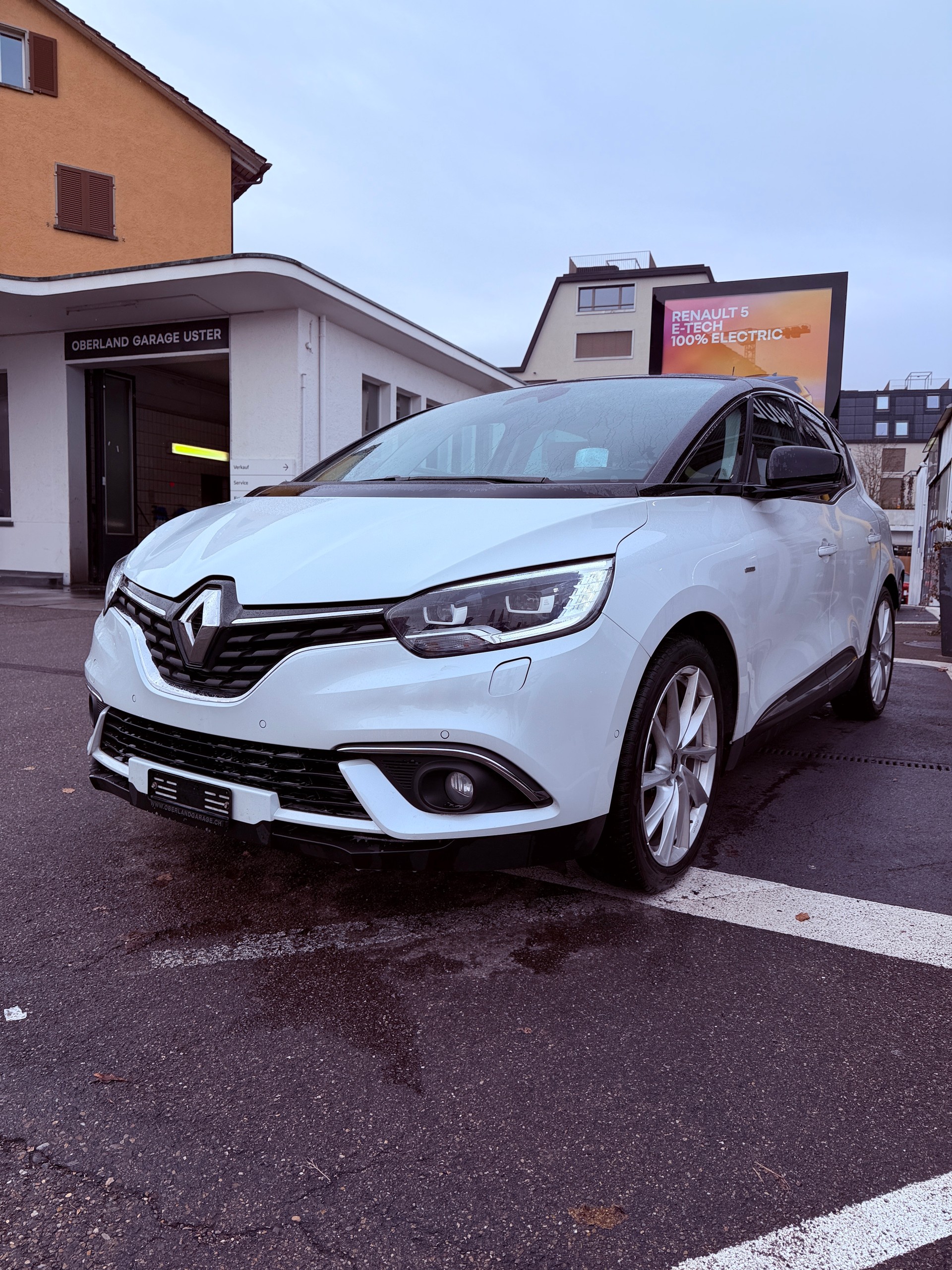 RENAULT Scénic 1.6 dCi Bose EDC-showroom-element-2