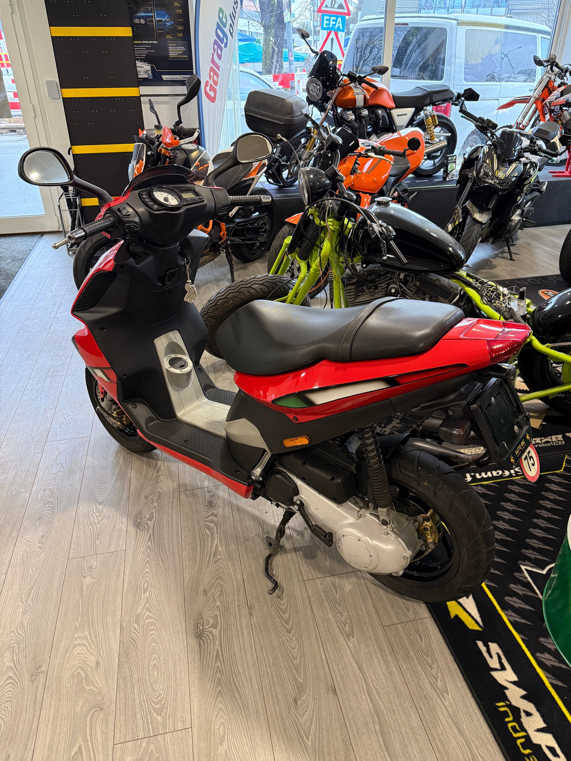 PIAGGIO NRG 50 Power Acqua-image-3
