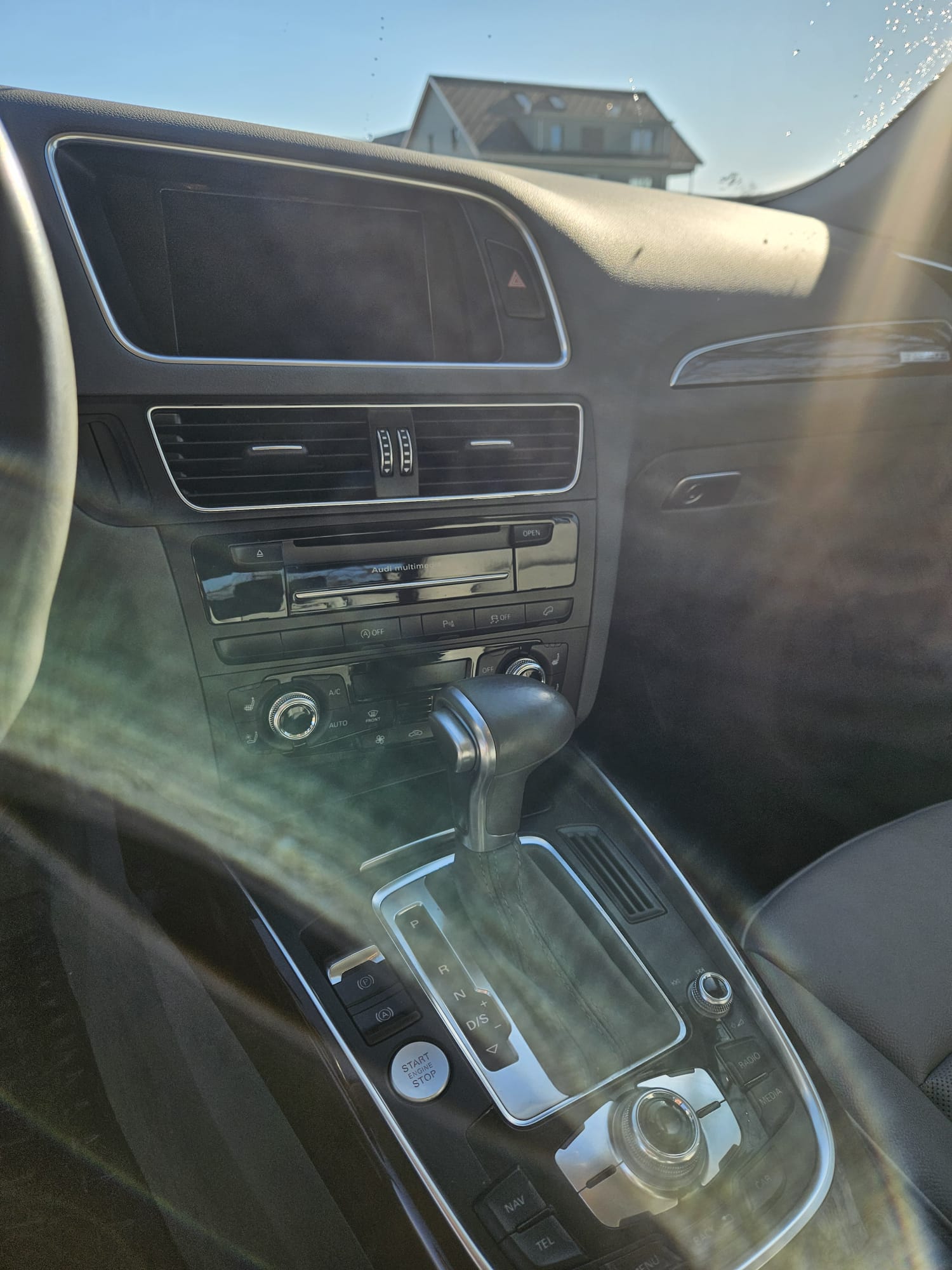 AUDI Q5 3.0 TDI clean quattro S-tronic-image-5