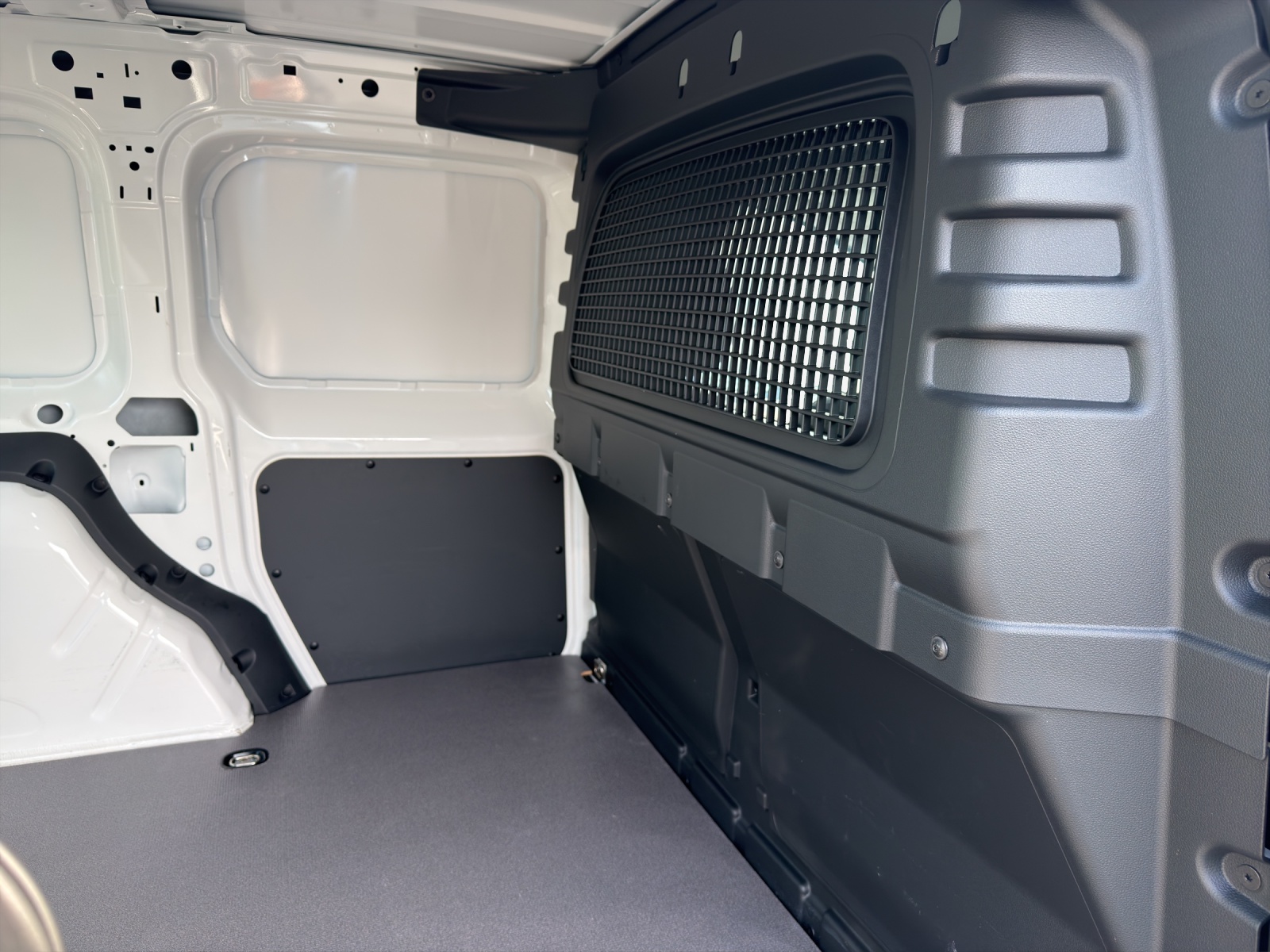 VW Caddy Cargo 2.0TDI Entry-image-11