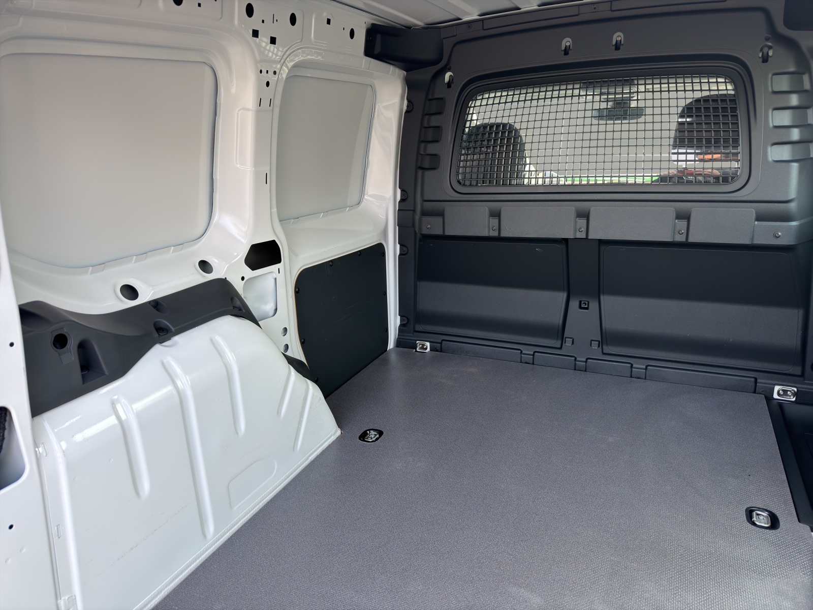 VW Caddy Cargo 2.0TDI Entry-image-14