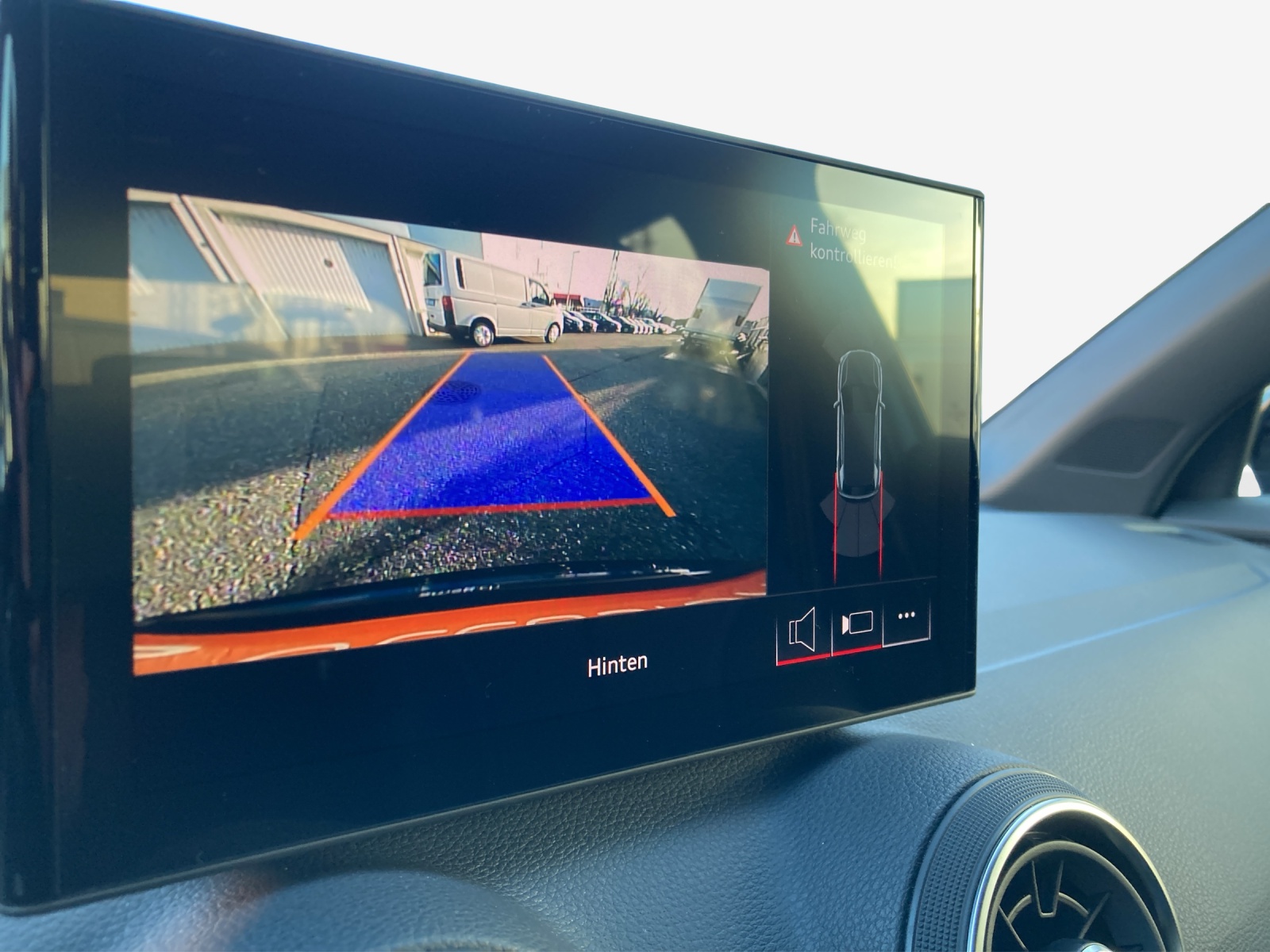 AUDI SQ2 TFSI quattro S-tronic-image-14