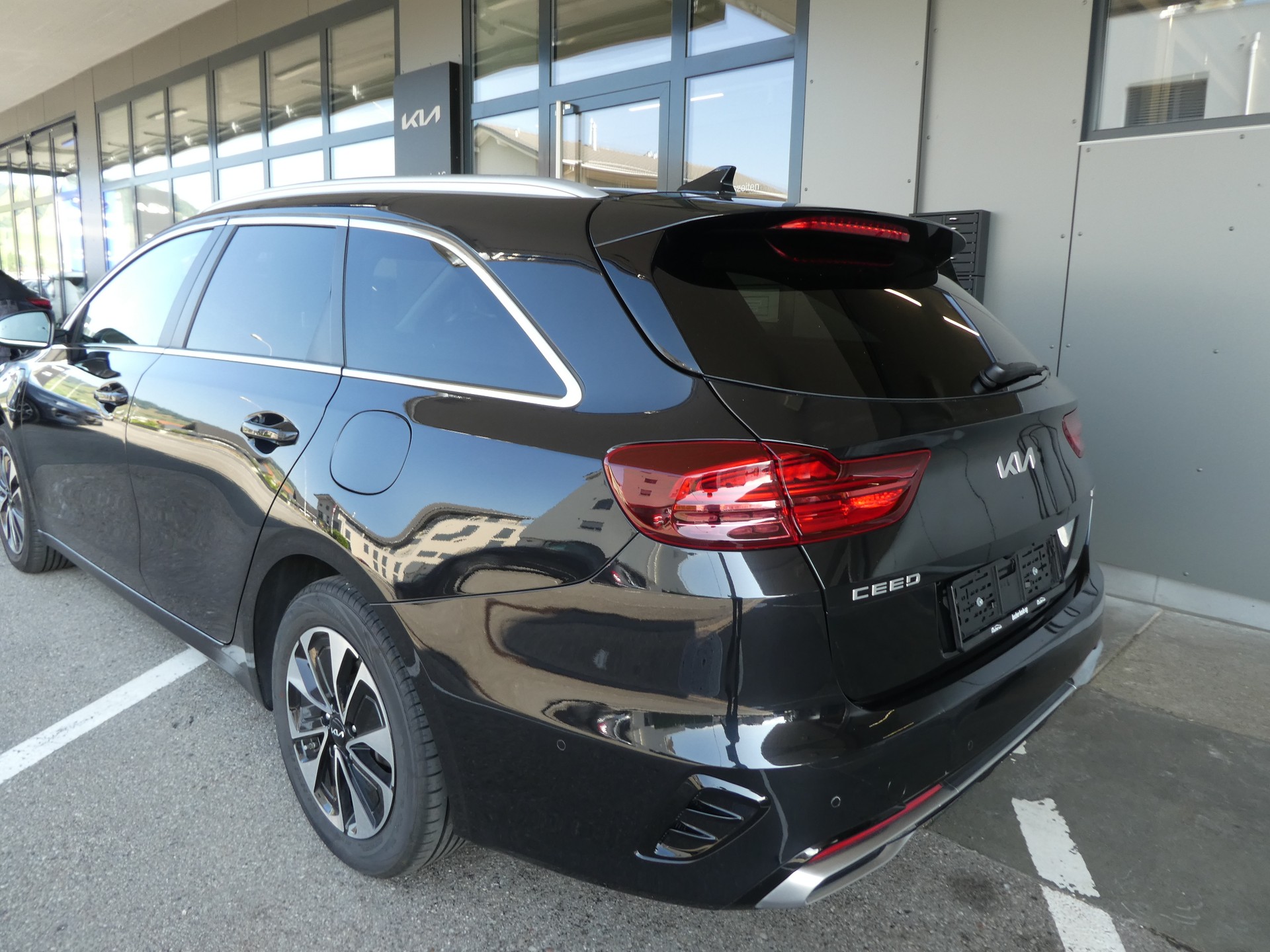 KIA Ceed Sportswagon 1.6 GDi Plug-in Hybrid Style DCT-image-3