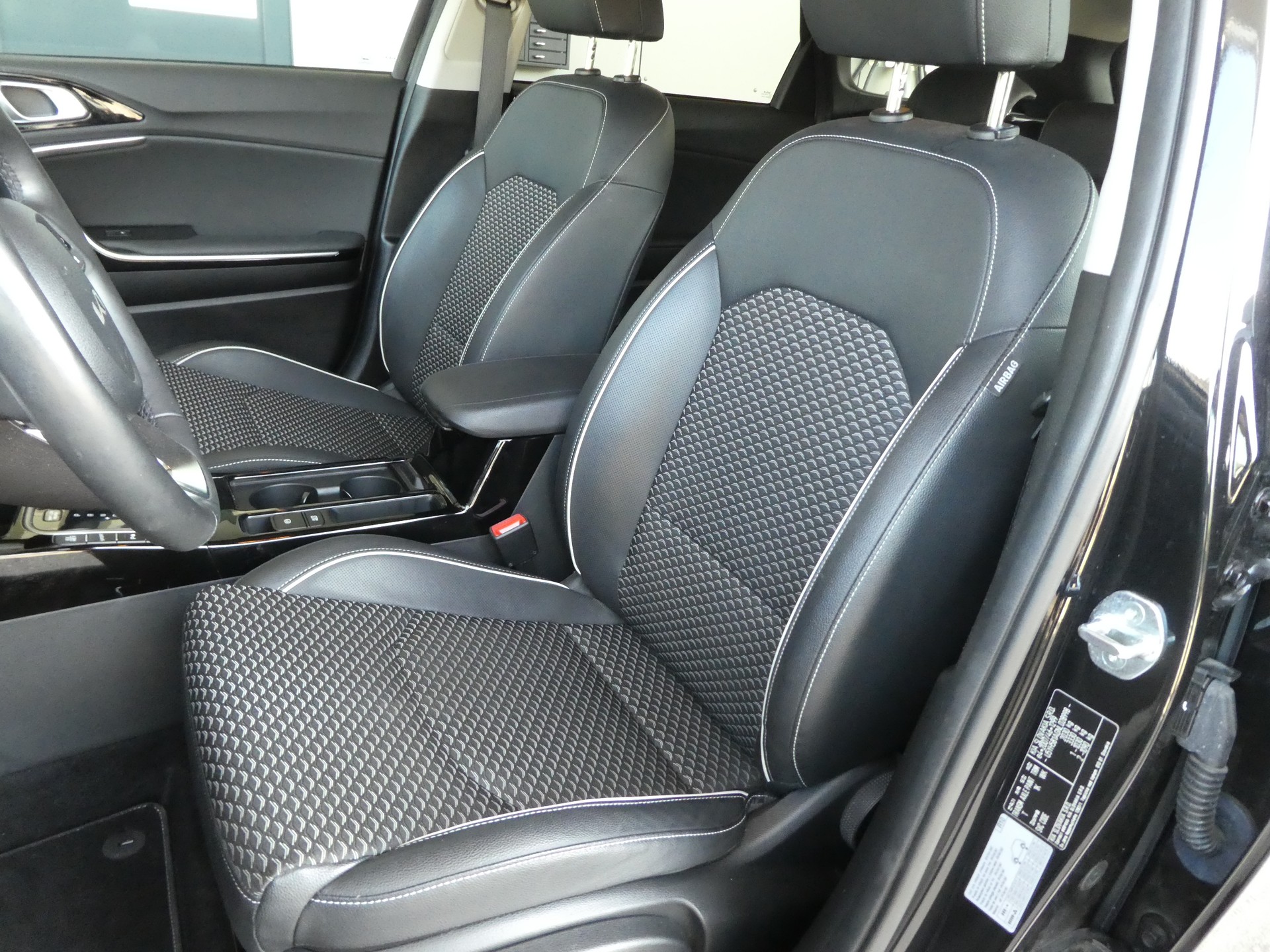 KIA Ceed Sportswagon 1.6 GDi Plug-in Hybrid Style DCT-image-7