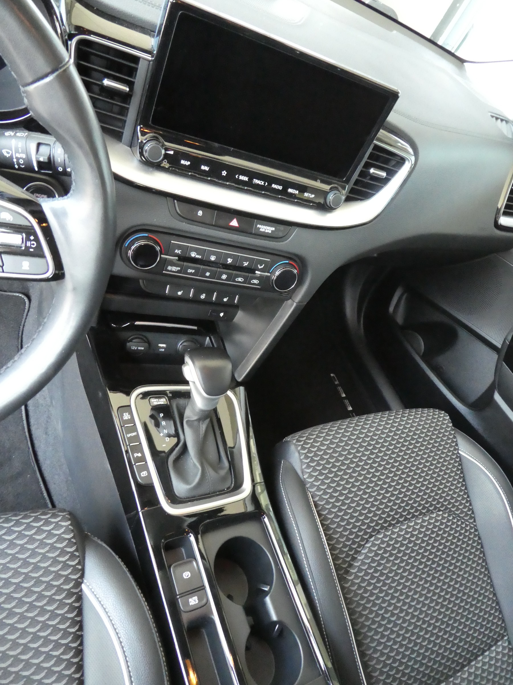 KIA Ceed Sportswagon 1.6 GDi Plug-in Hybrid Style DCT-image-9