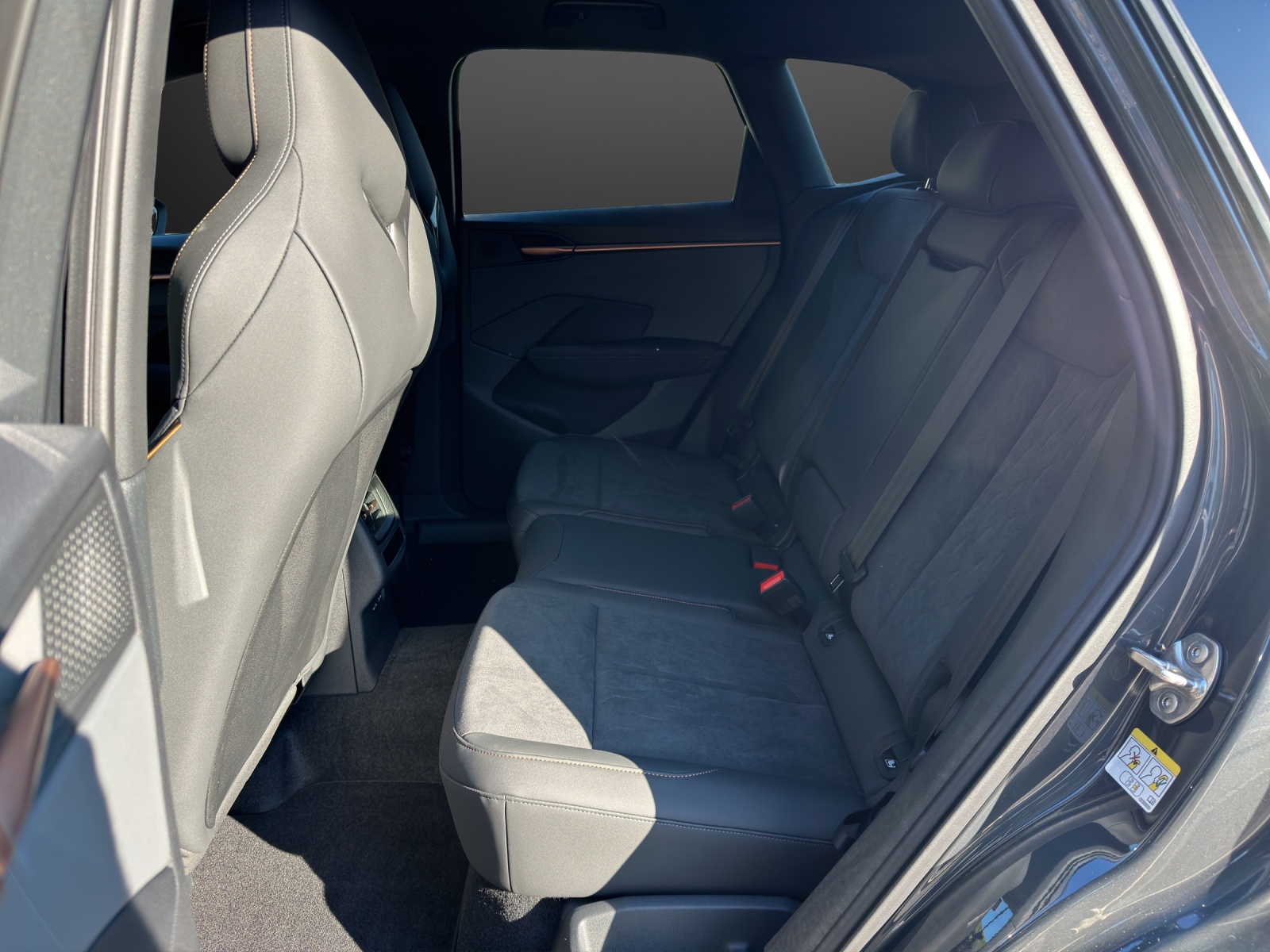 CUPRA Terramar 1.5 eTSI DSG-image-8