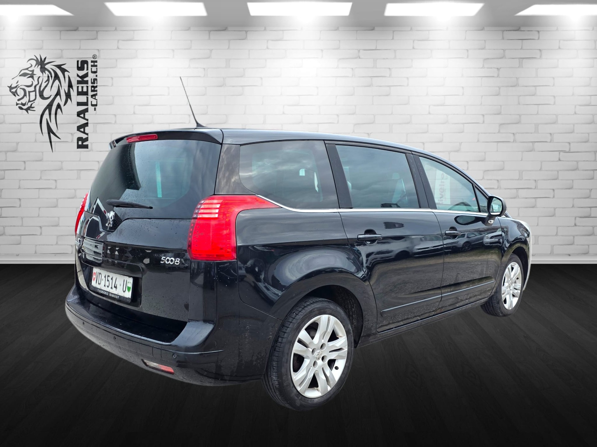 PEUGEOT 5008 1.6 16V T Sport Pack-showroom-element-2