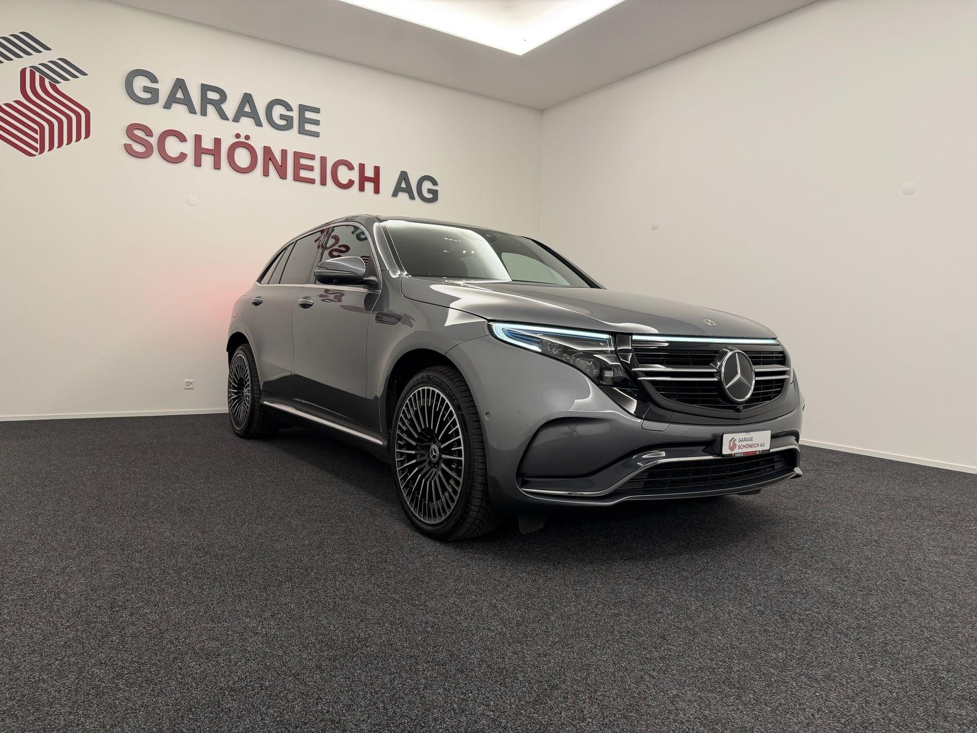 MERCEDES-BENZ EQC 400 AMG Line 4matic-image-2