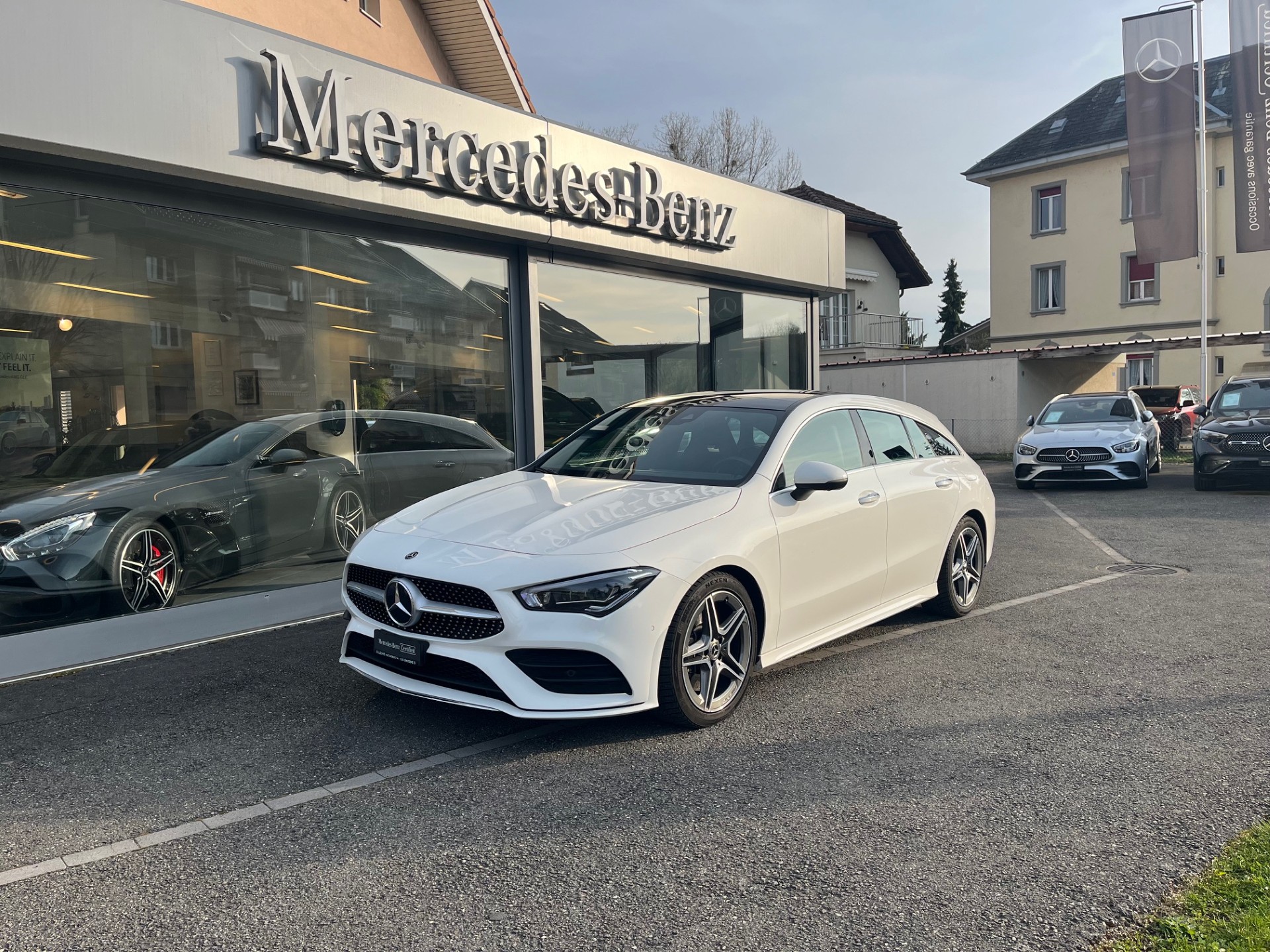 MERCEDES-BENZ CLA Shooting Brake 250 4Matic 7G-DCT AMG Line-showroom-element-1
