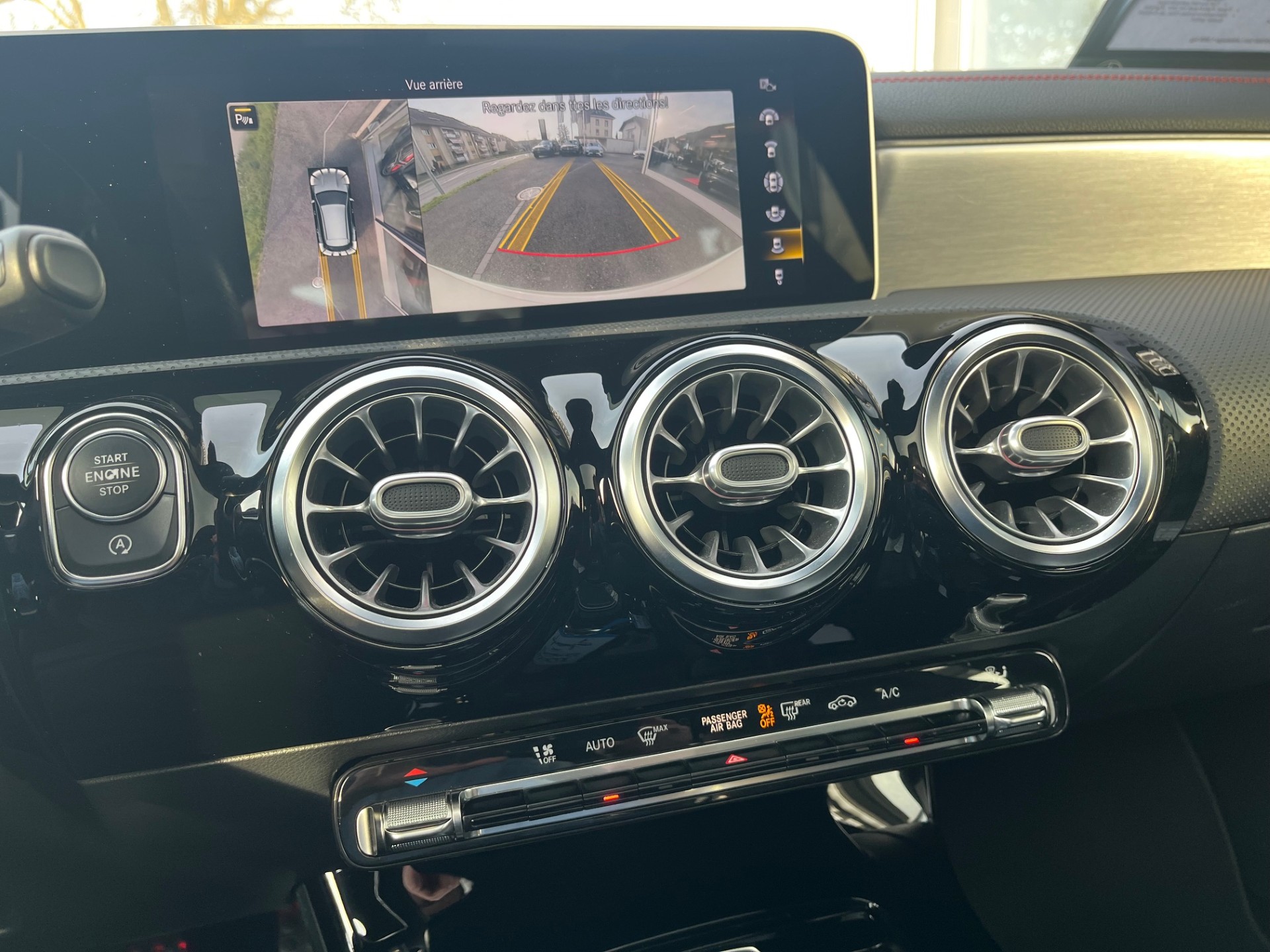 MERCEDES-BENZ CLA Shooting Brake 250 4Matic 7G-DCT AMG Line-image-14
