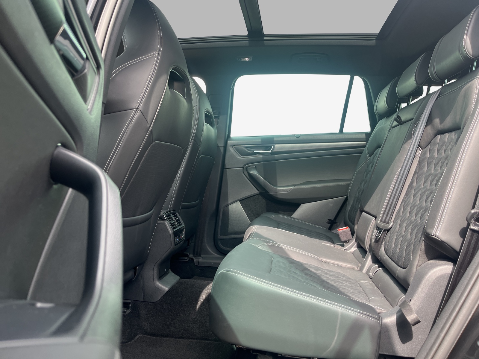 SKODA Kodiaq 2.0 TSI 4x4 SportLine-image-11