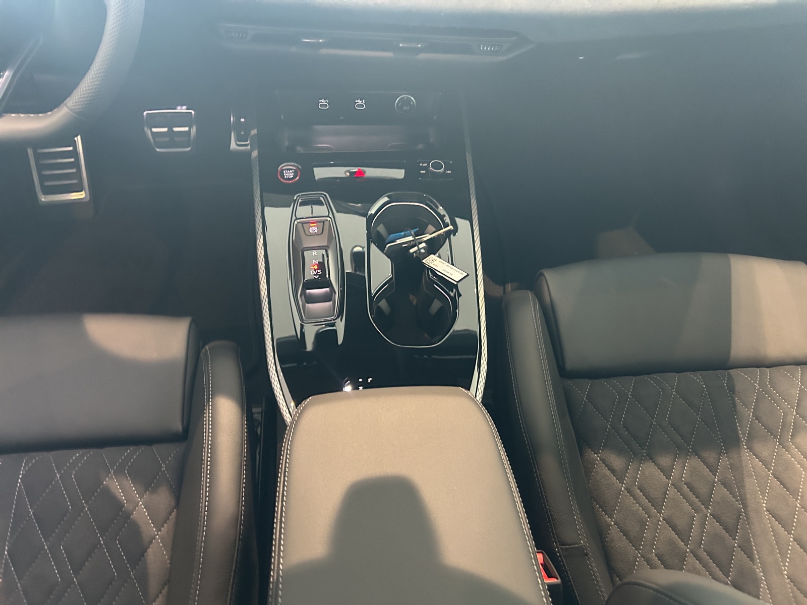AUDI A5 Limousine e-hybrid quattro 270 kW S tronic-image-9