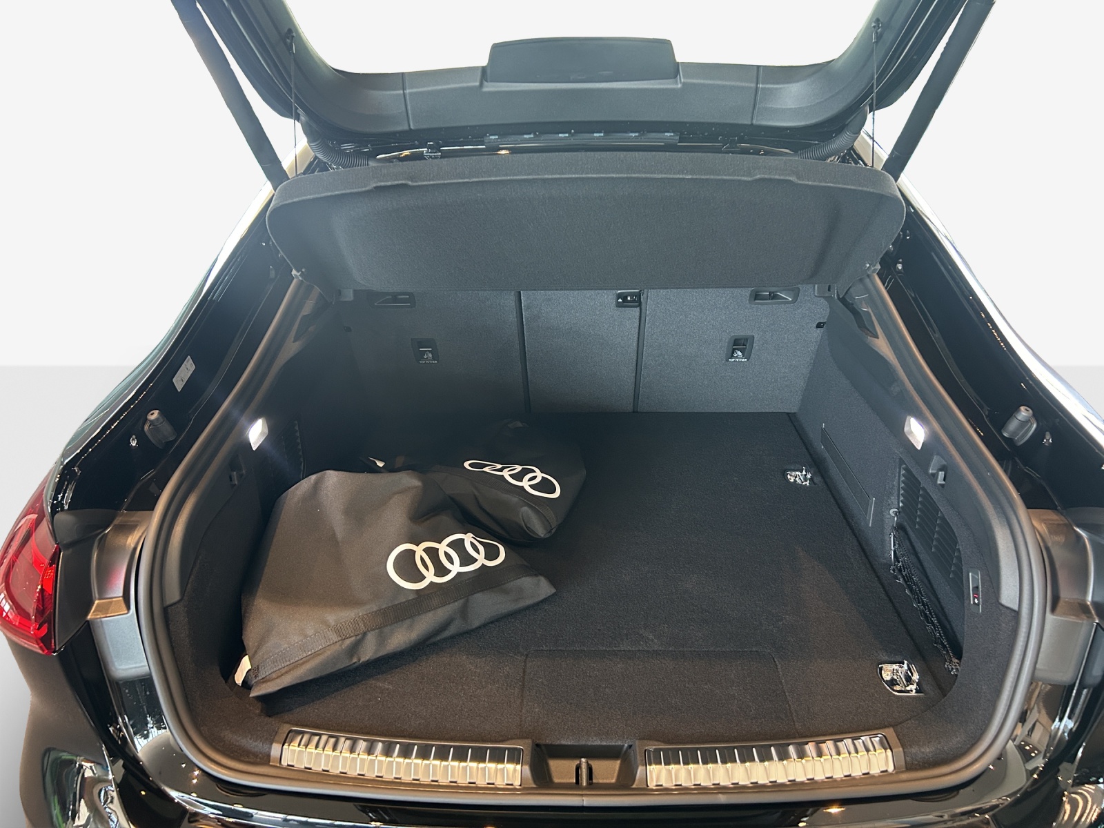 AUDI A5 Limousine e-hybrid quattro 270 kW S tronic-image-12