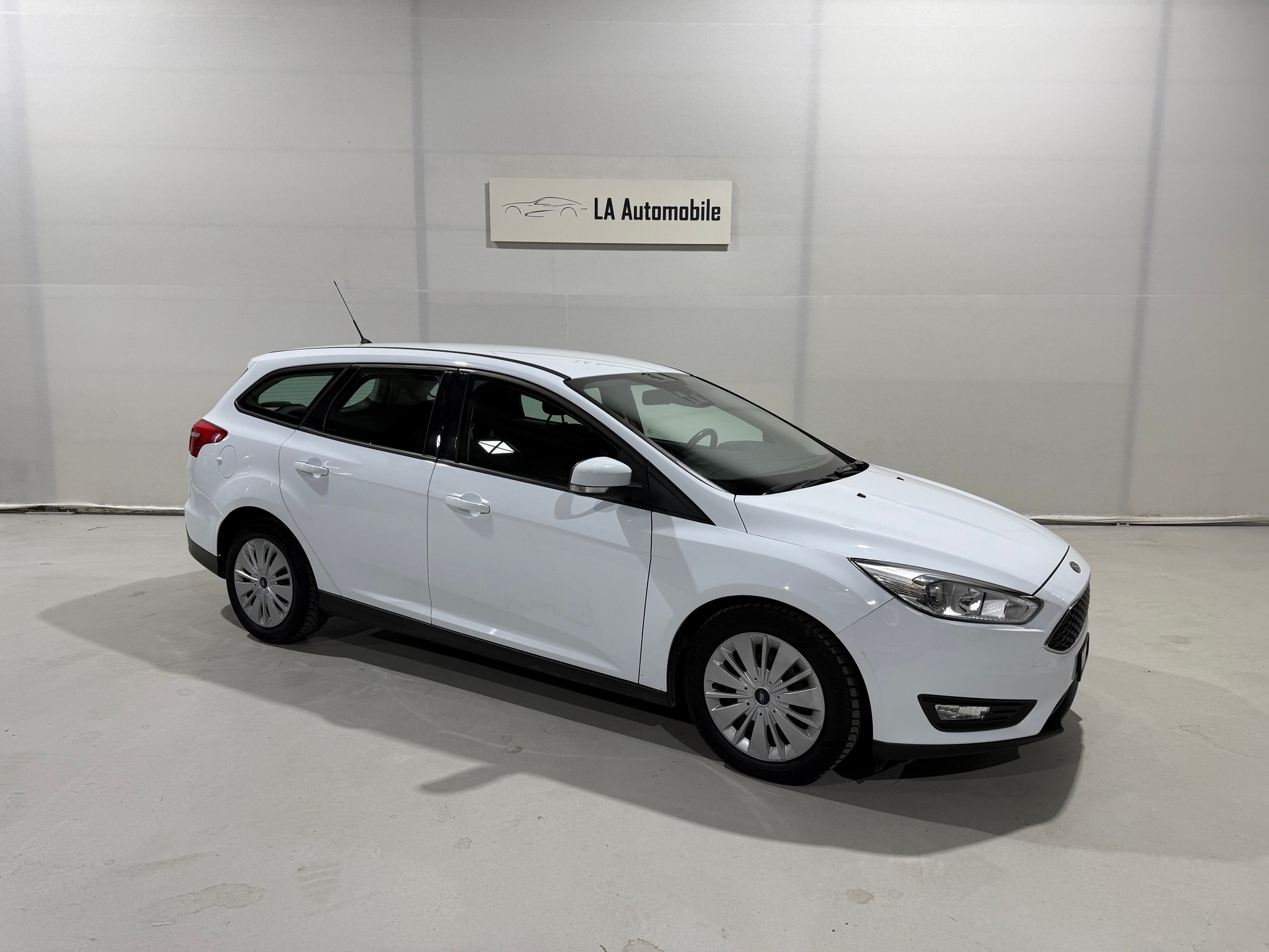 FORD Focus 1.5 TDCi Business PowerShift-image-5