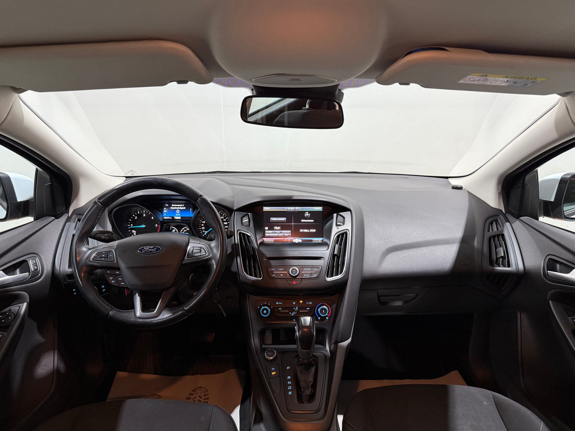 FORD Focus 1.5 TDCi Business PowerShift-image-11