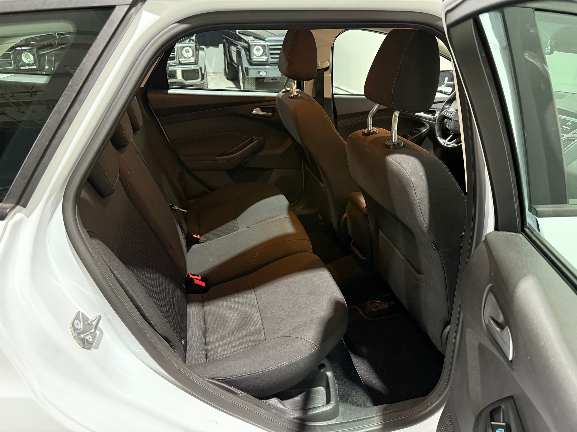 FORD Focus 1.5 TDCi Business PowerShift-image-15