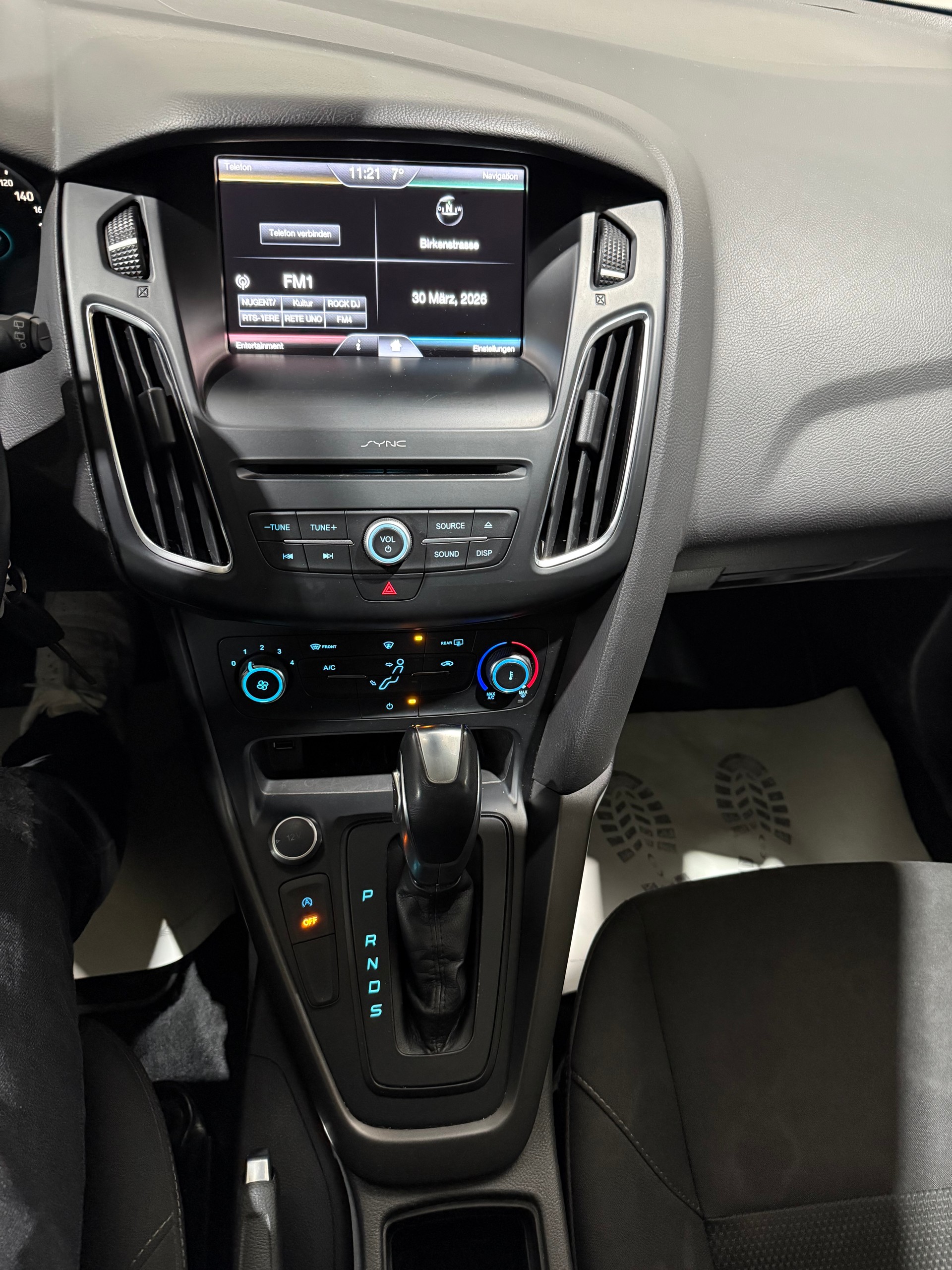 FORD Focus 1.5 TDCi Business PowerShift-image-13
