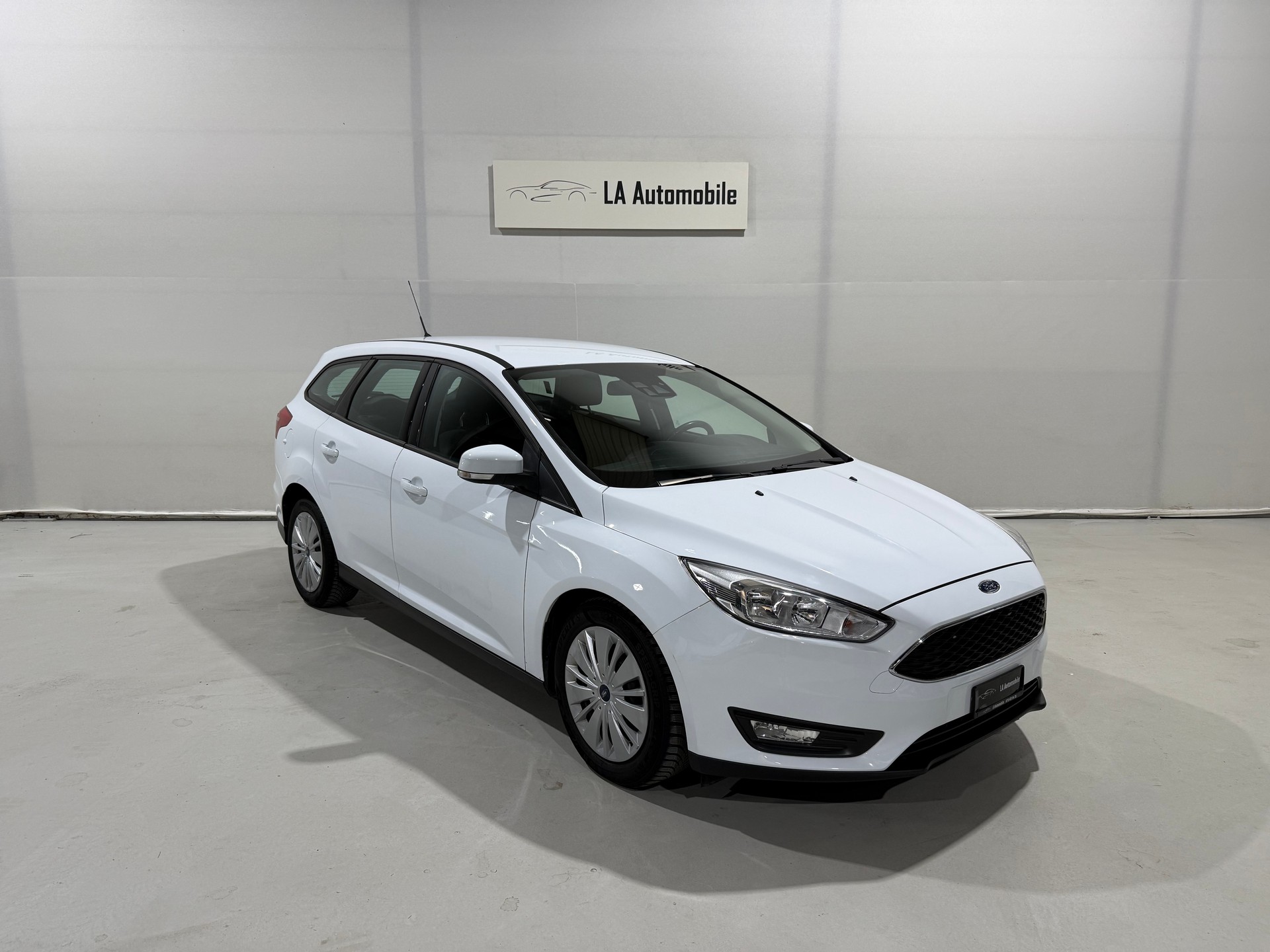 FORD Focus 1.5 TDCi Business PowerShift-image-4