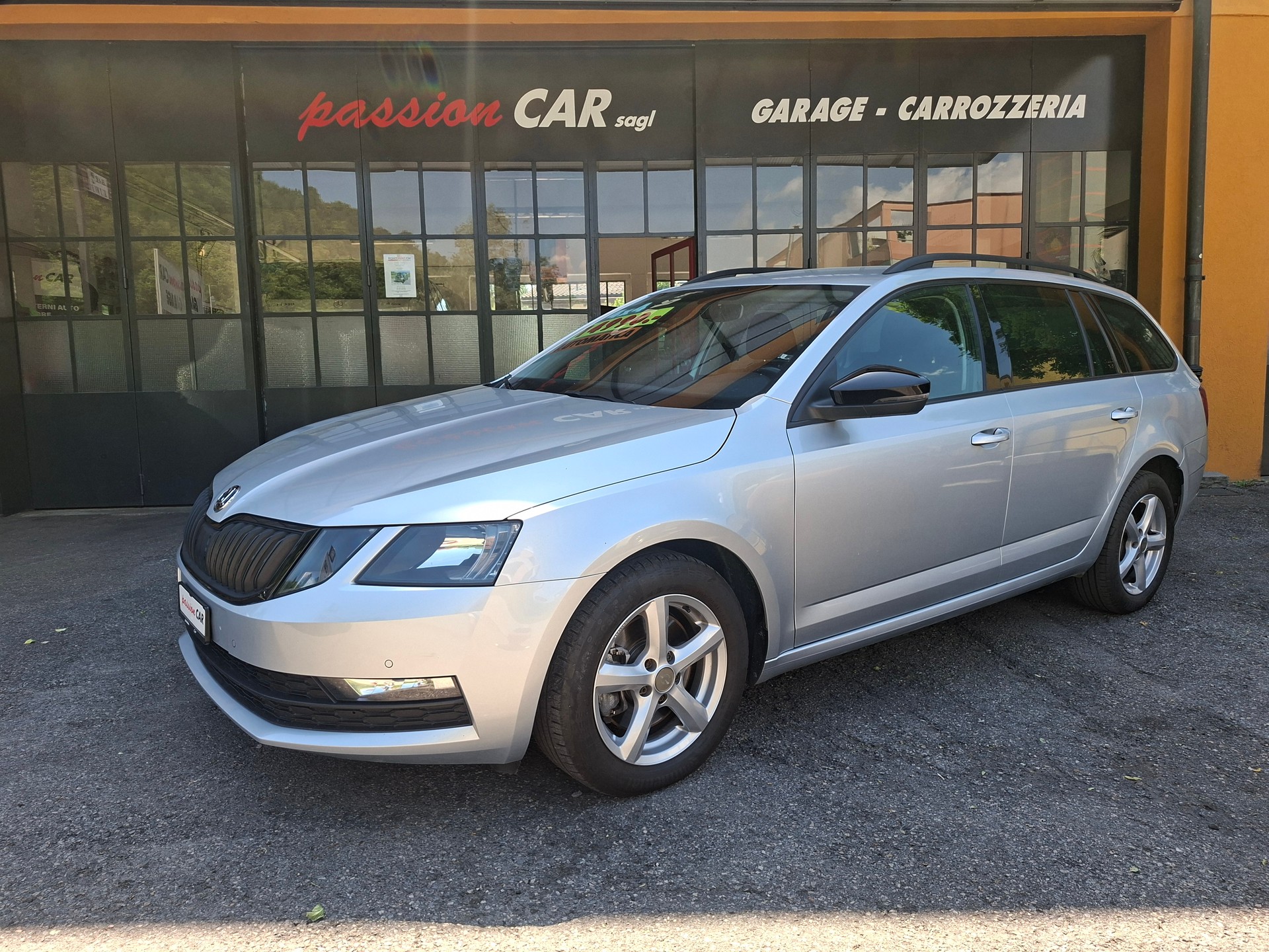 SKODA Octavia 2.0TDI Amb. 4x4-image-0