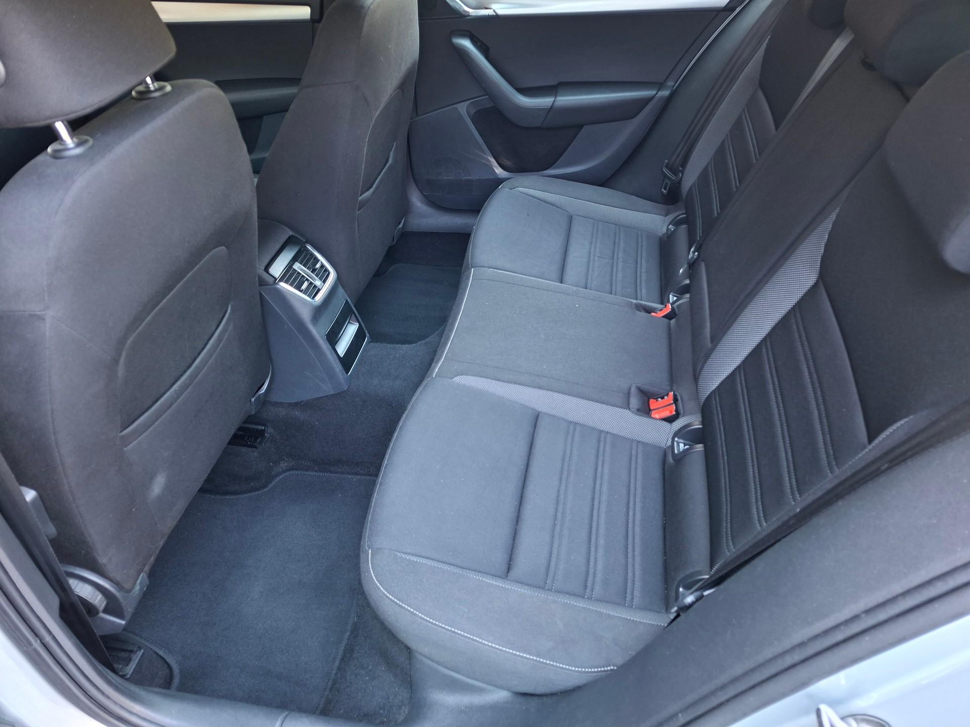 SKODA Octavia 2.0TDI Amb. 4x4-image-5