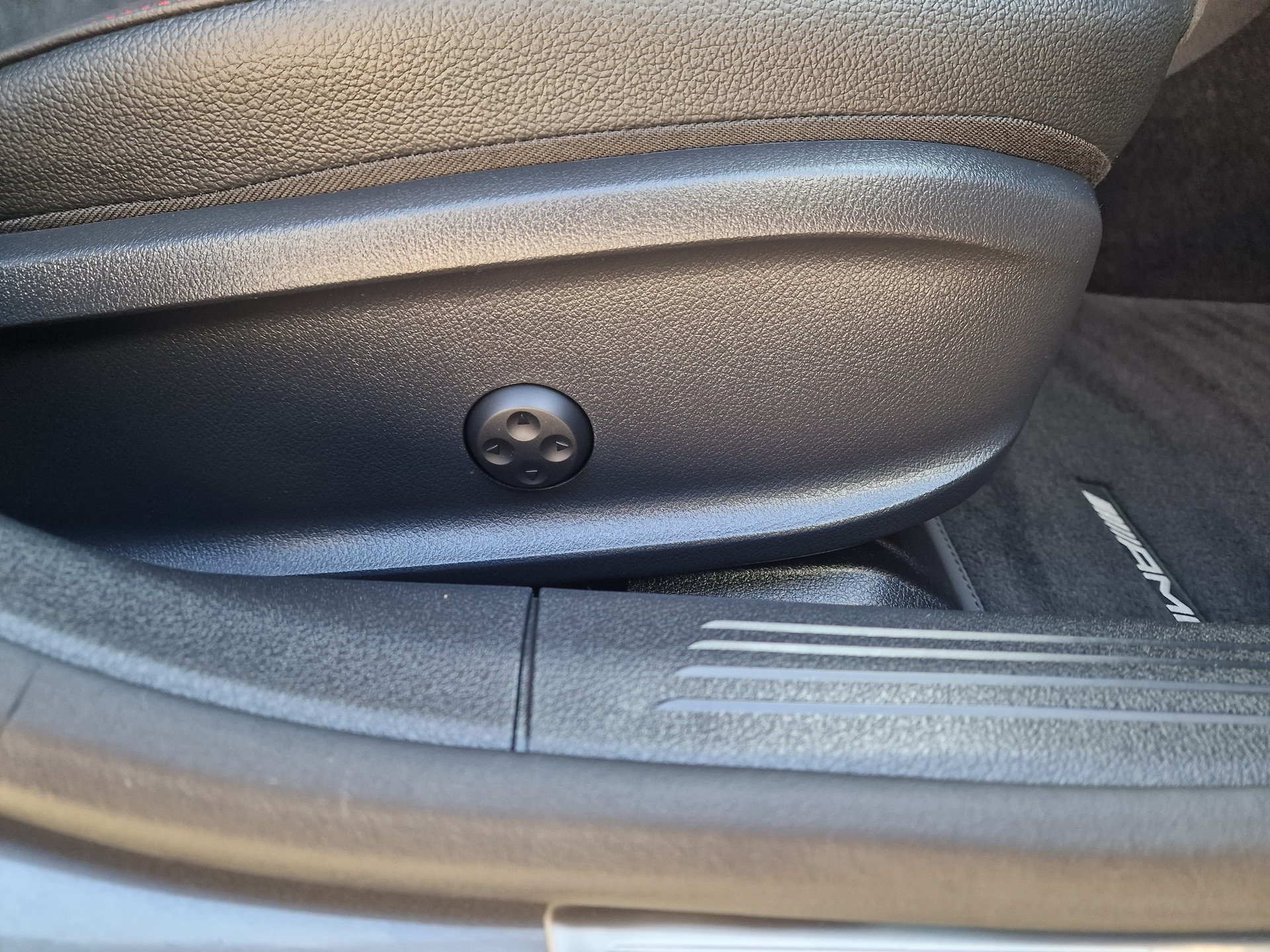 MERCEDES-BENZ A AMG 35 4Matic 8G-DCT-image-21