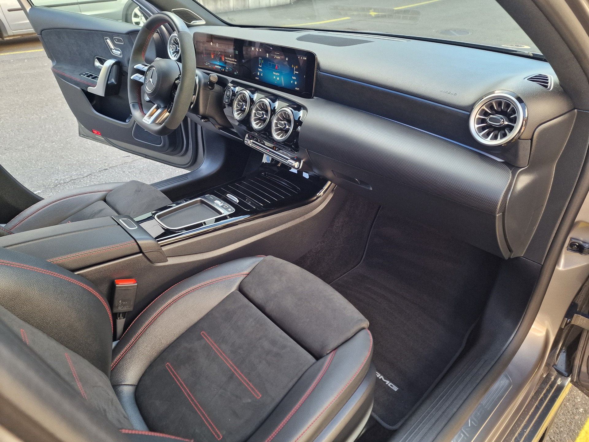 MERCEDES-BENZ A AMG 35 4Matic 8G-DCT-image-19