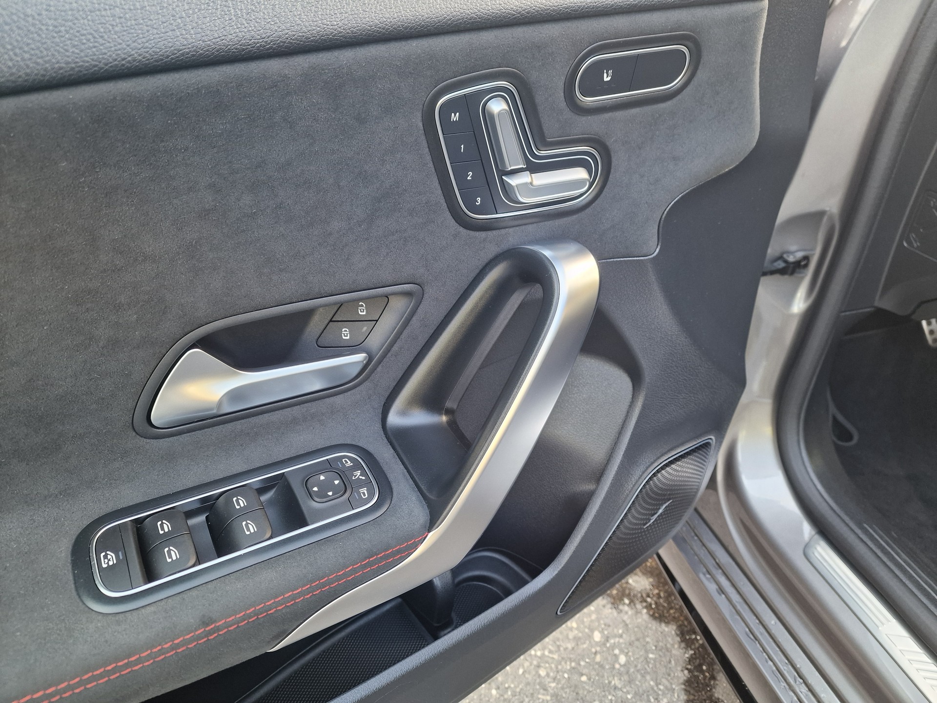 MERCEDES-BENZ A AMG 35 4Matic 8G-DCT-image-12