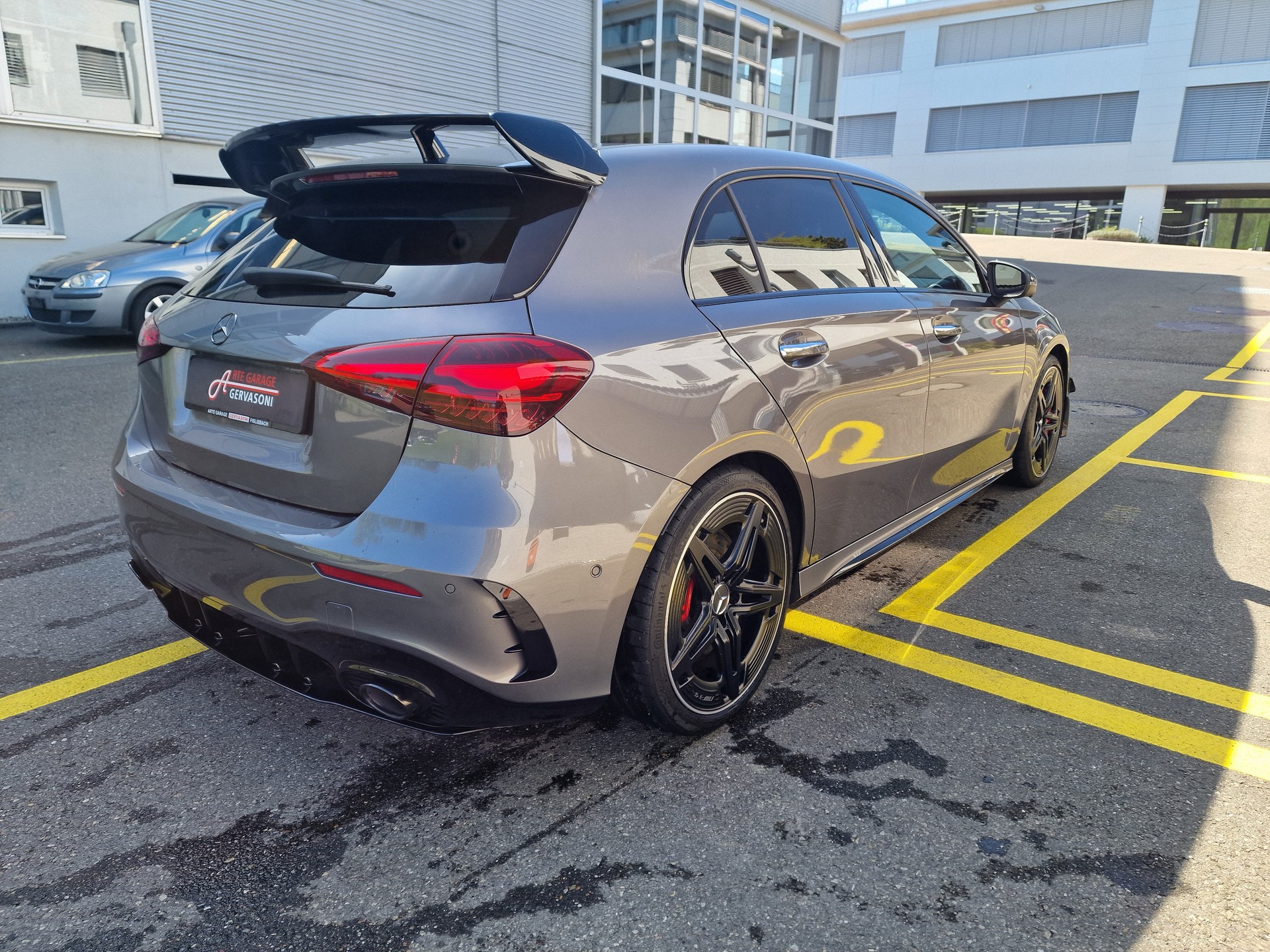 MERCEDES-BENZ A AMG 35 4Matic 8G-DCT-image-4